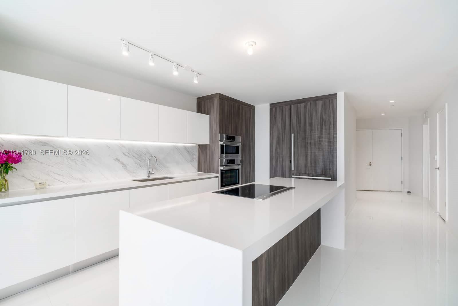 851 NE 1st Ave # 3212