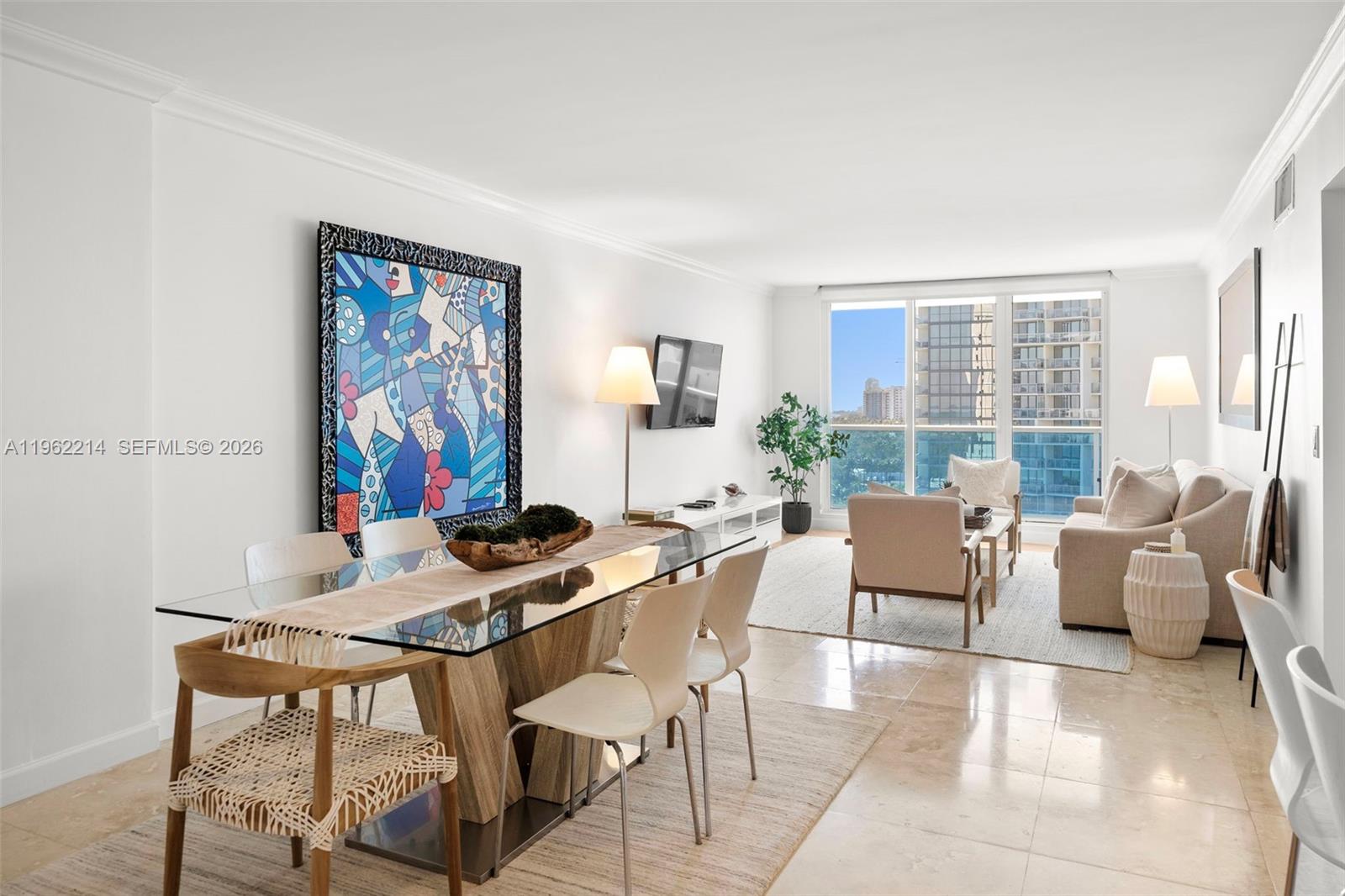 2301 Collins Ave # 908