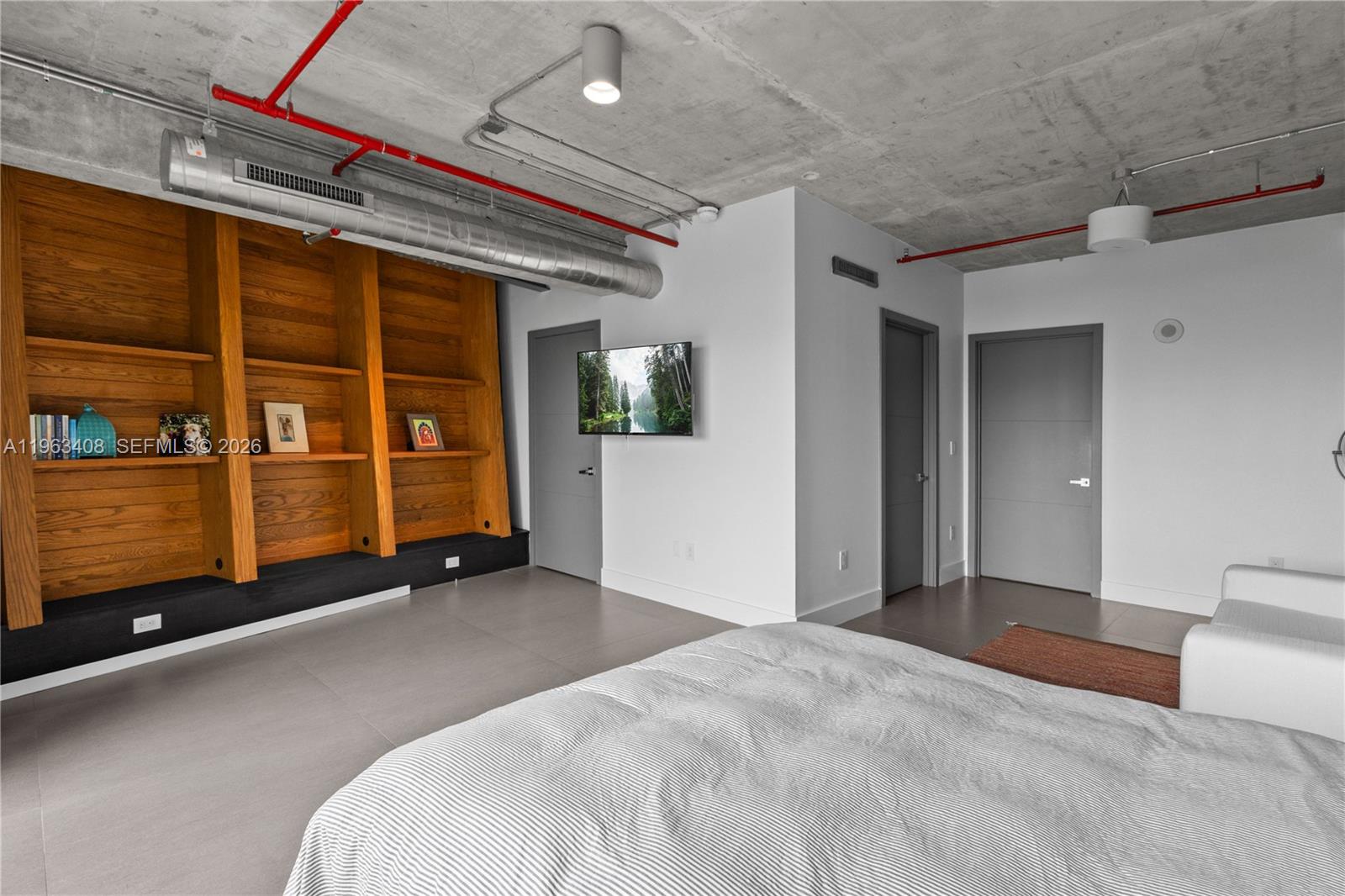 1749 NE Miami Ct Unit: 605