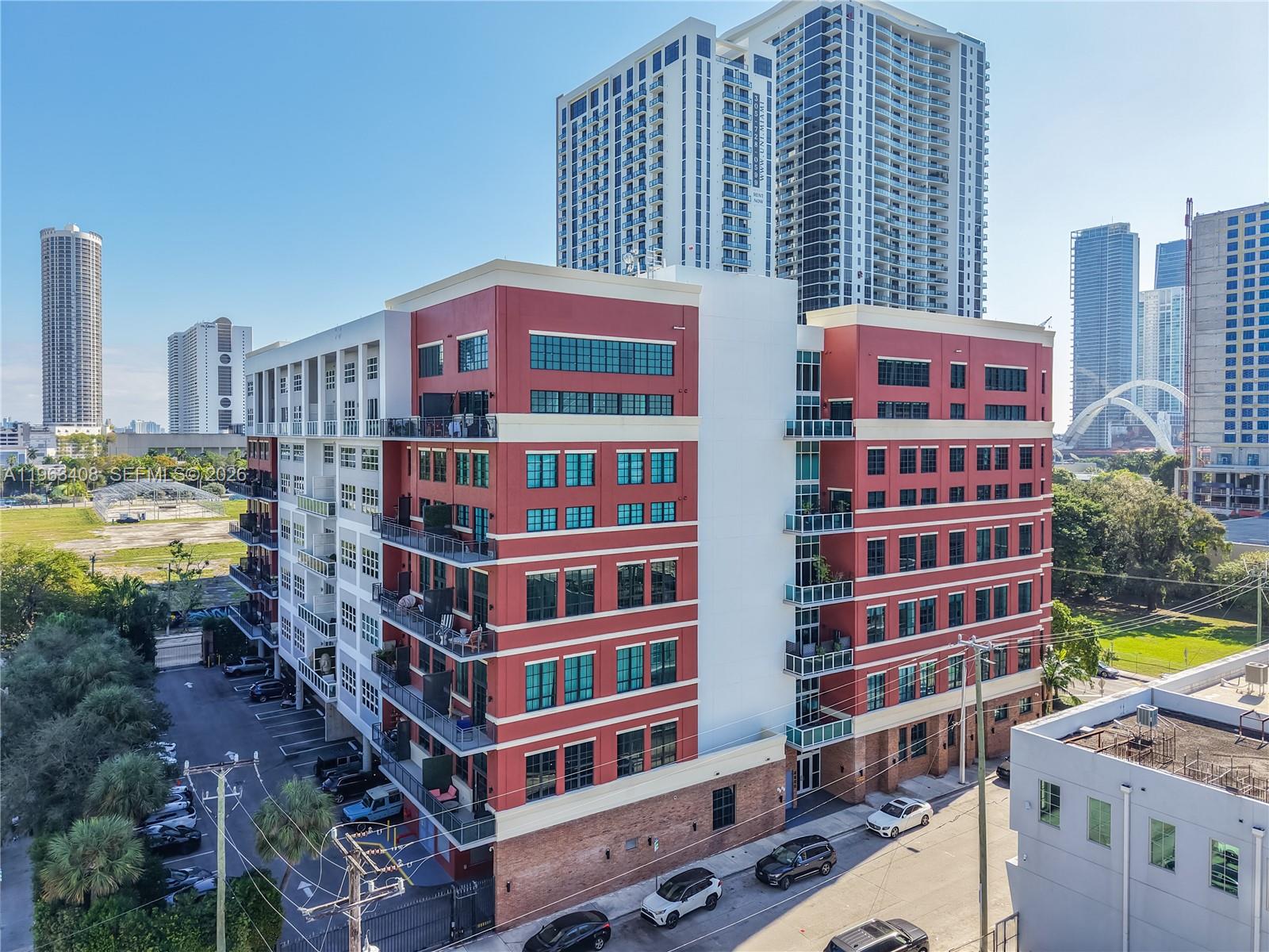 1749 NE Miami Ct Unit: 605