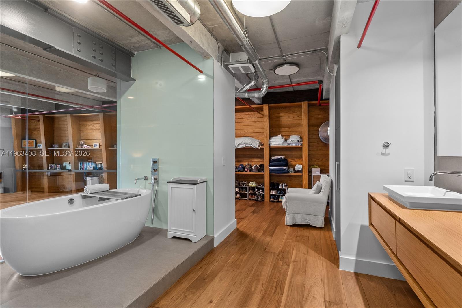 1749 NE Miami Ct Unit: 605