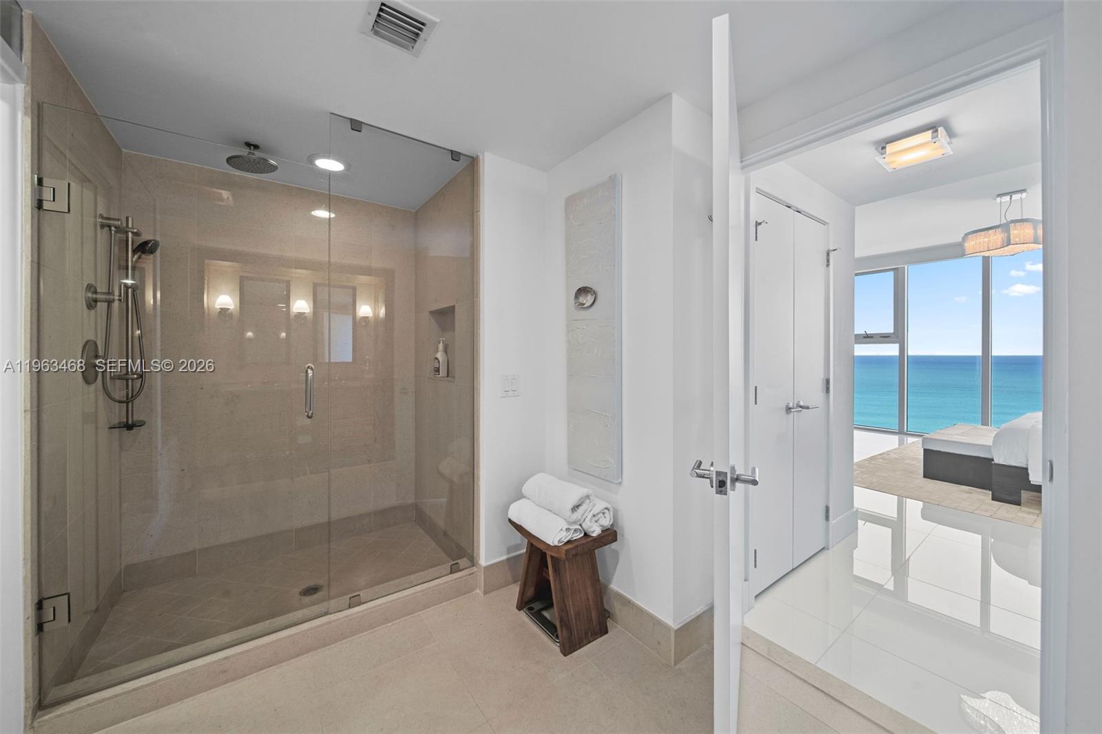 6899 Collins Ave # 2207