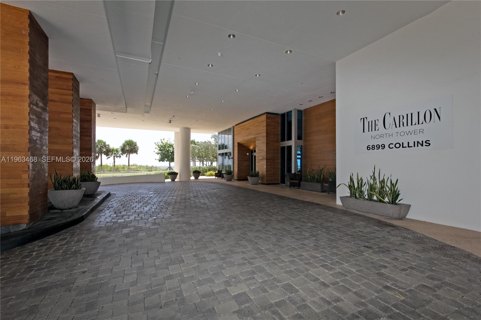 6899 Collins Ave # 2207