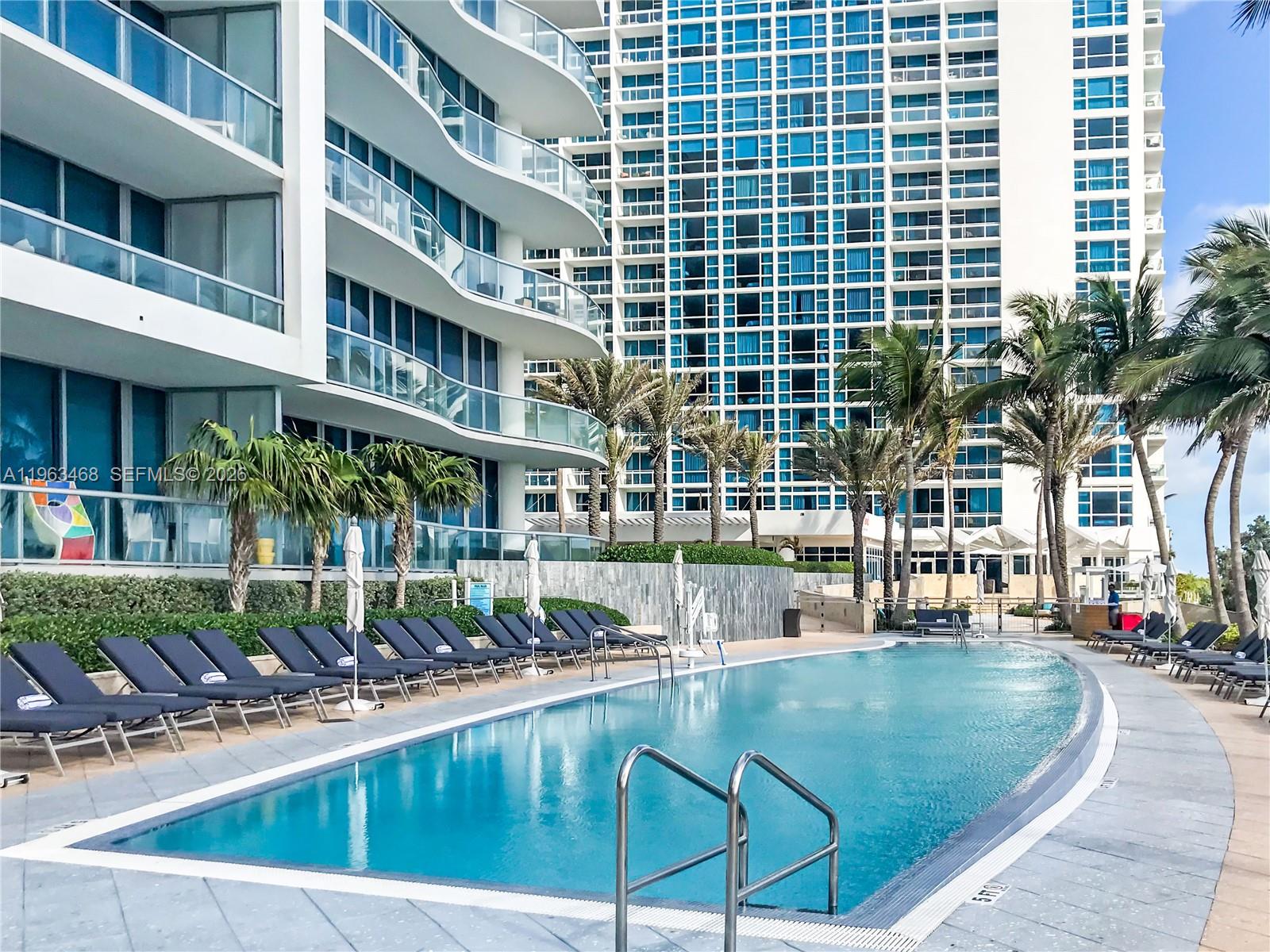 6899 Collins Ave # 2207