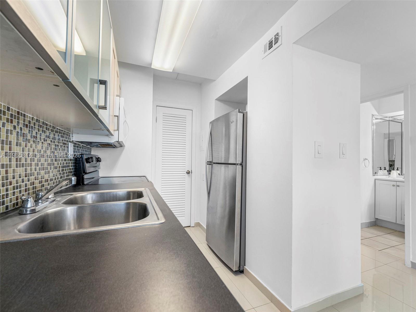 100 Lincoln Rd # 417