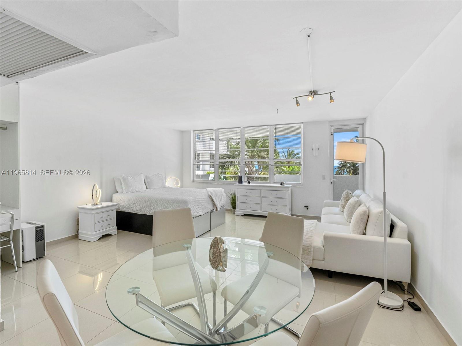 100 Lincoln Rd # 417