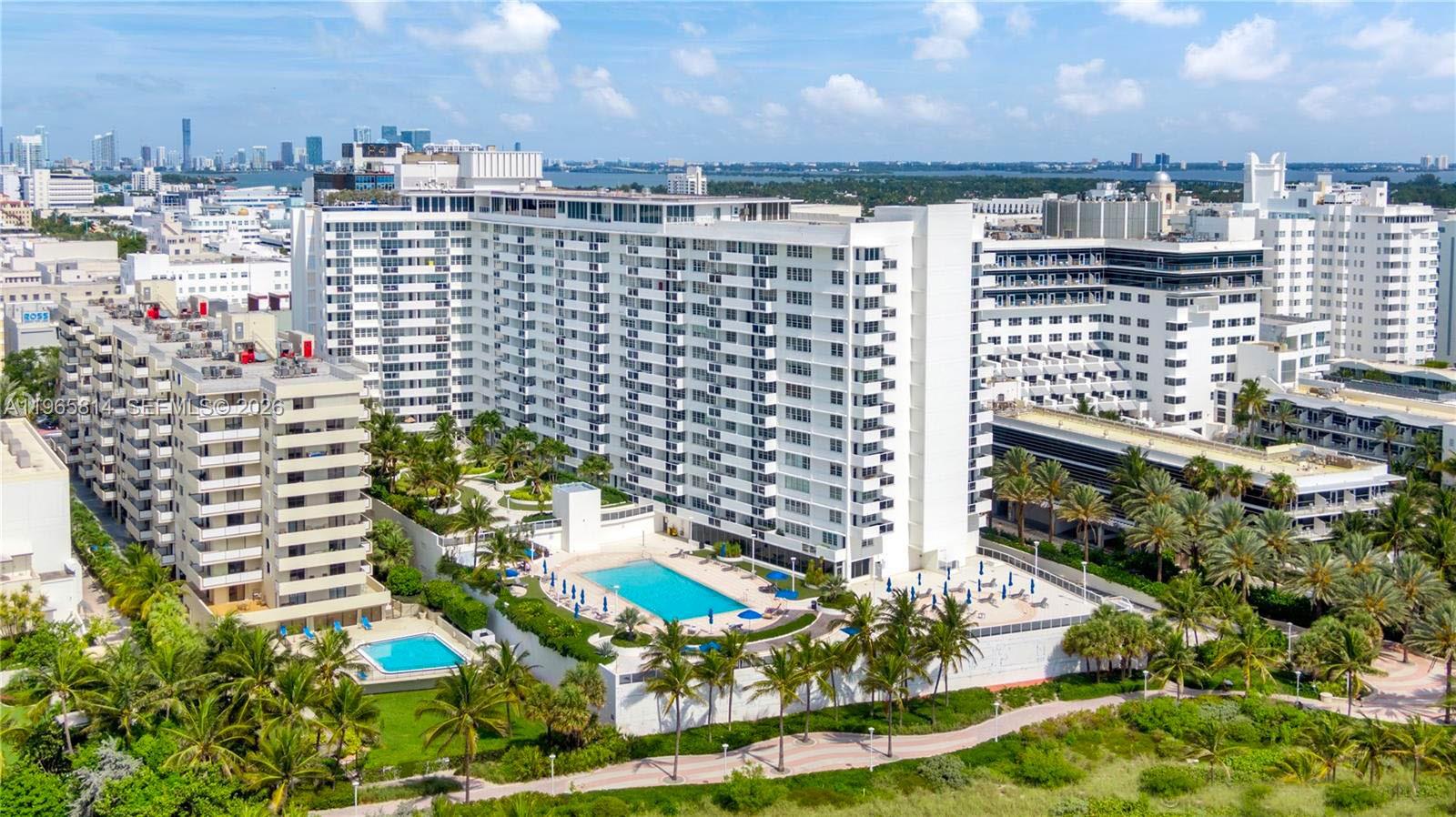 100 Lincoln Rd # 417