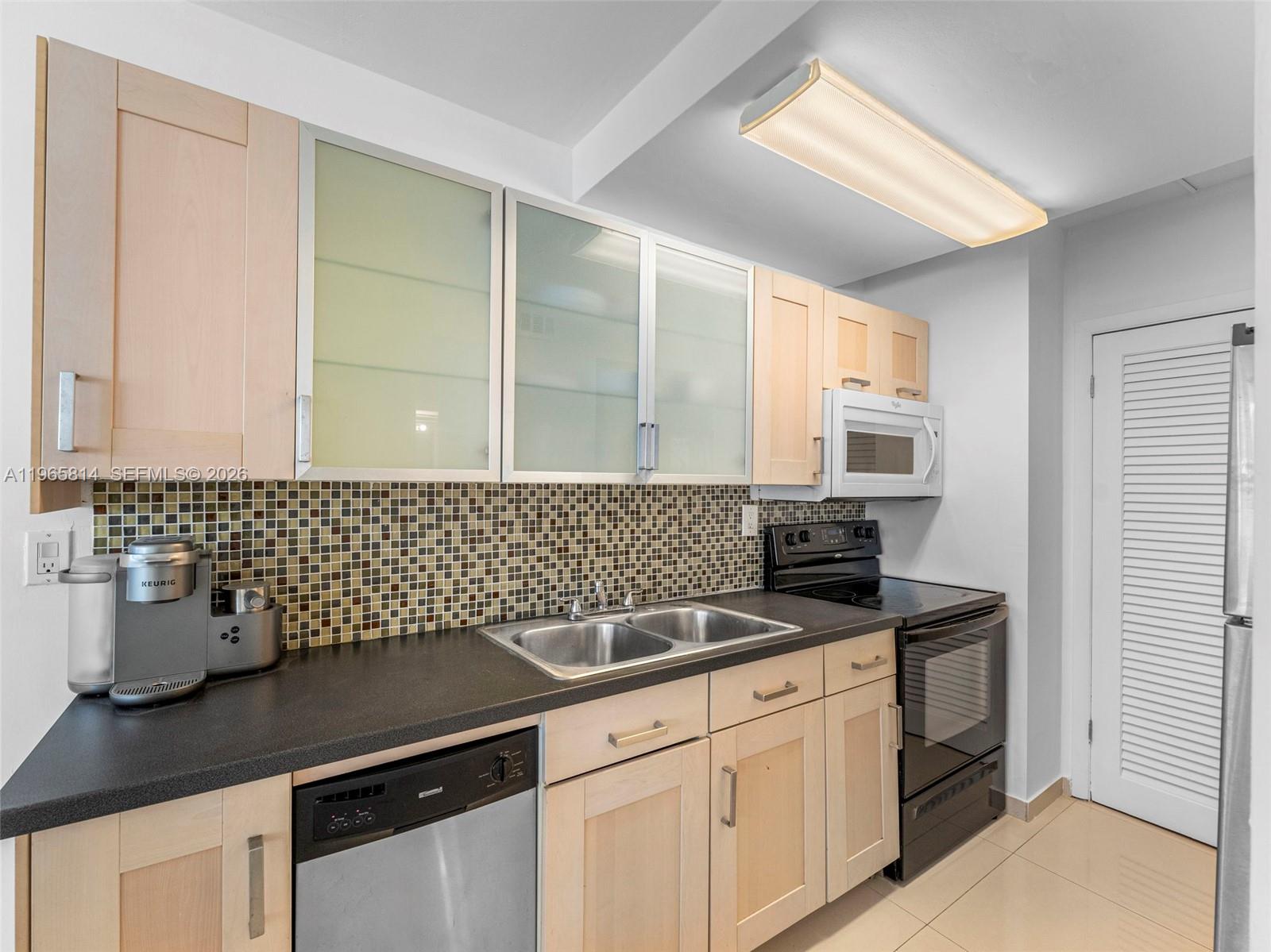 100 Lincoln Rd # 417