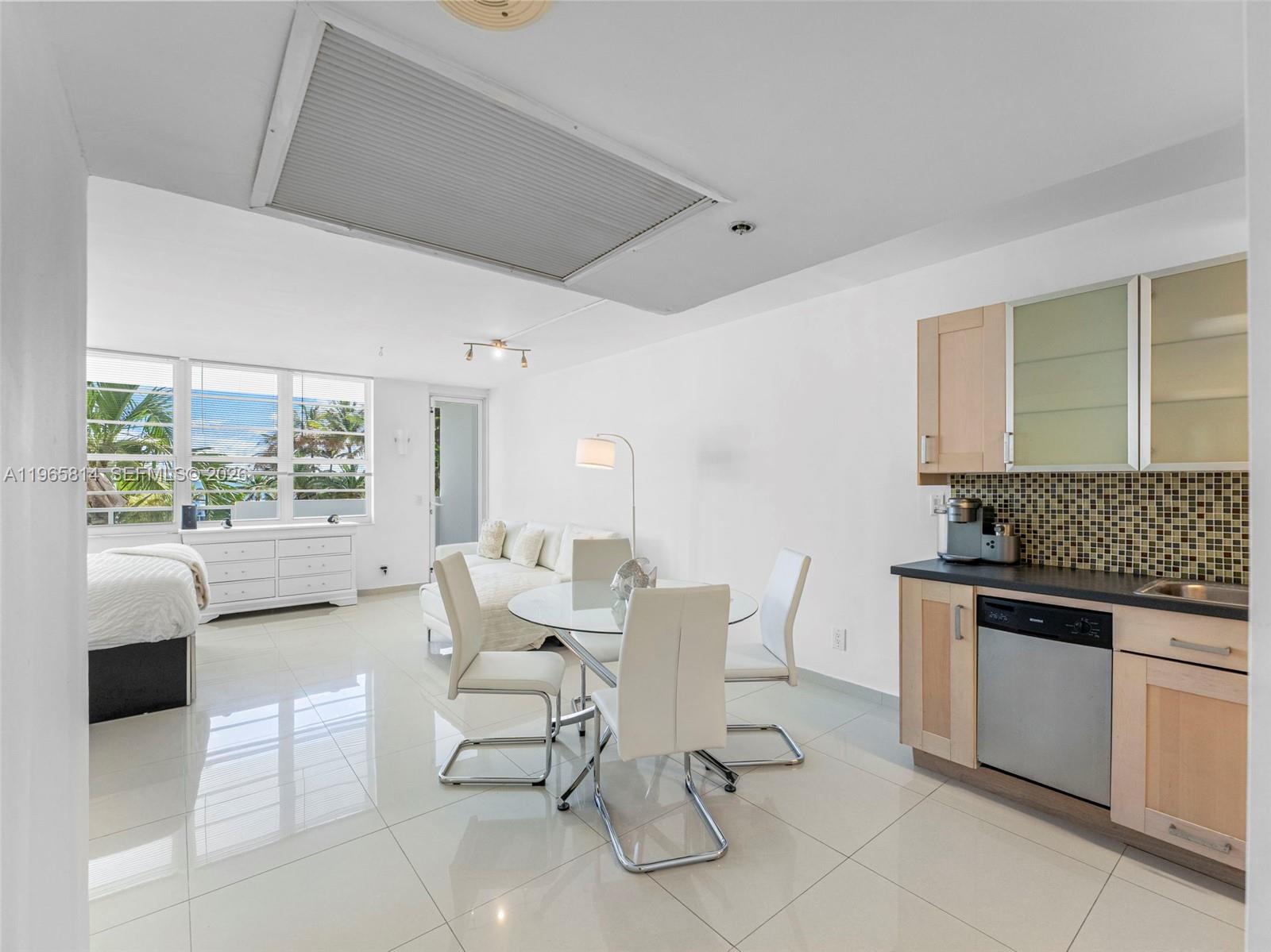 100 Lincoln Rd # 417