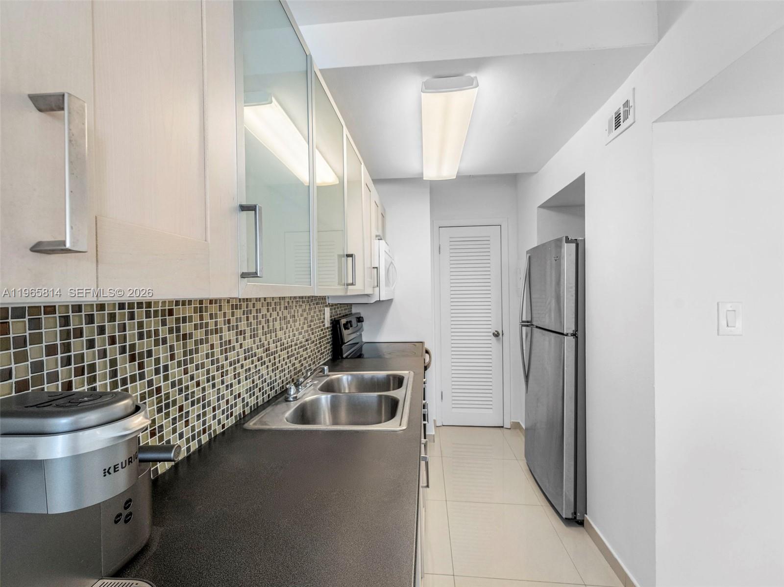 100 Lincoln Rd # 417