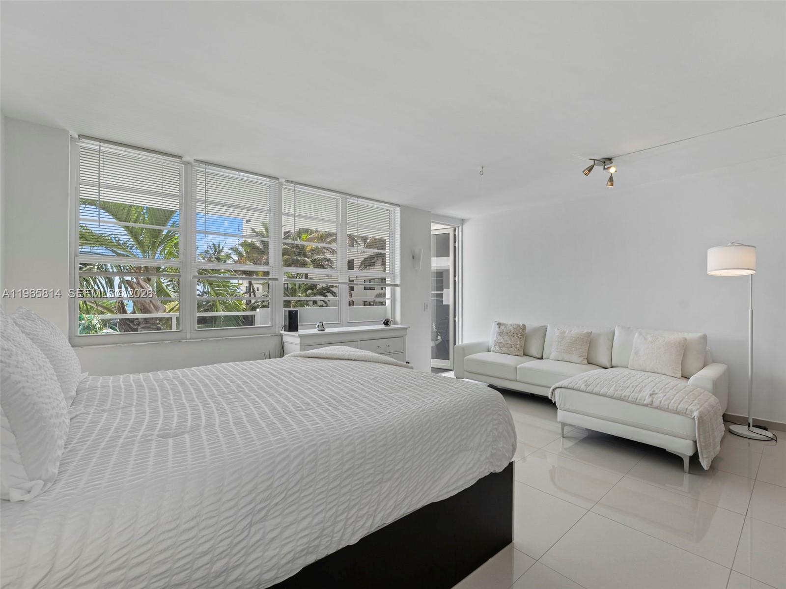 100 Lincoln Rd # 417