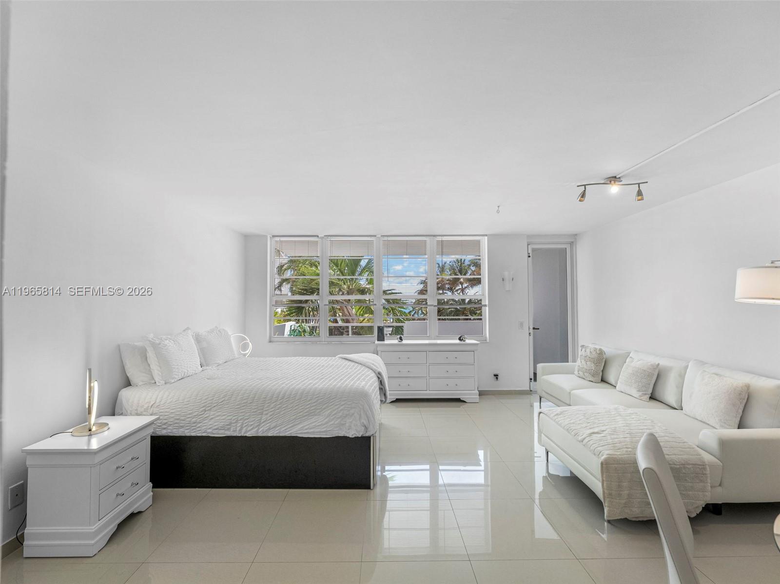 100 Lincoln Rd # 417