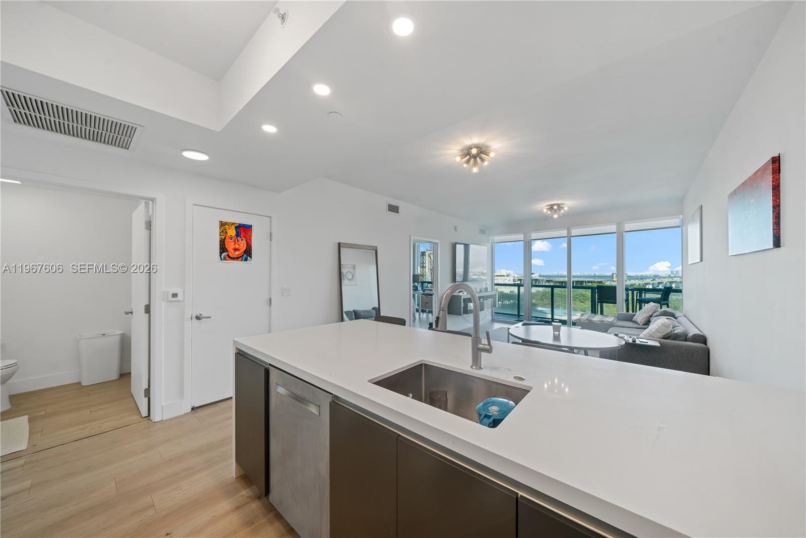 888 Biscayne Blvd # 910
