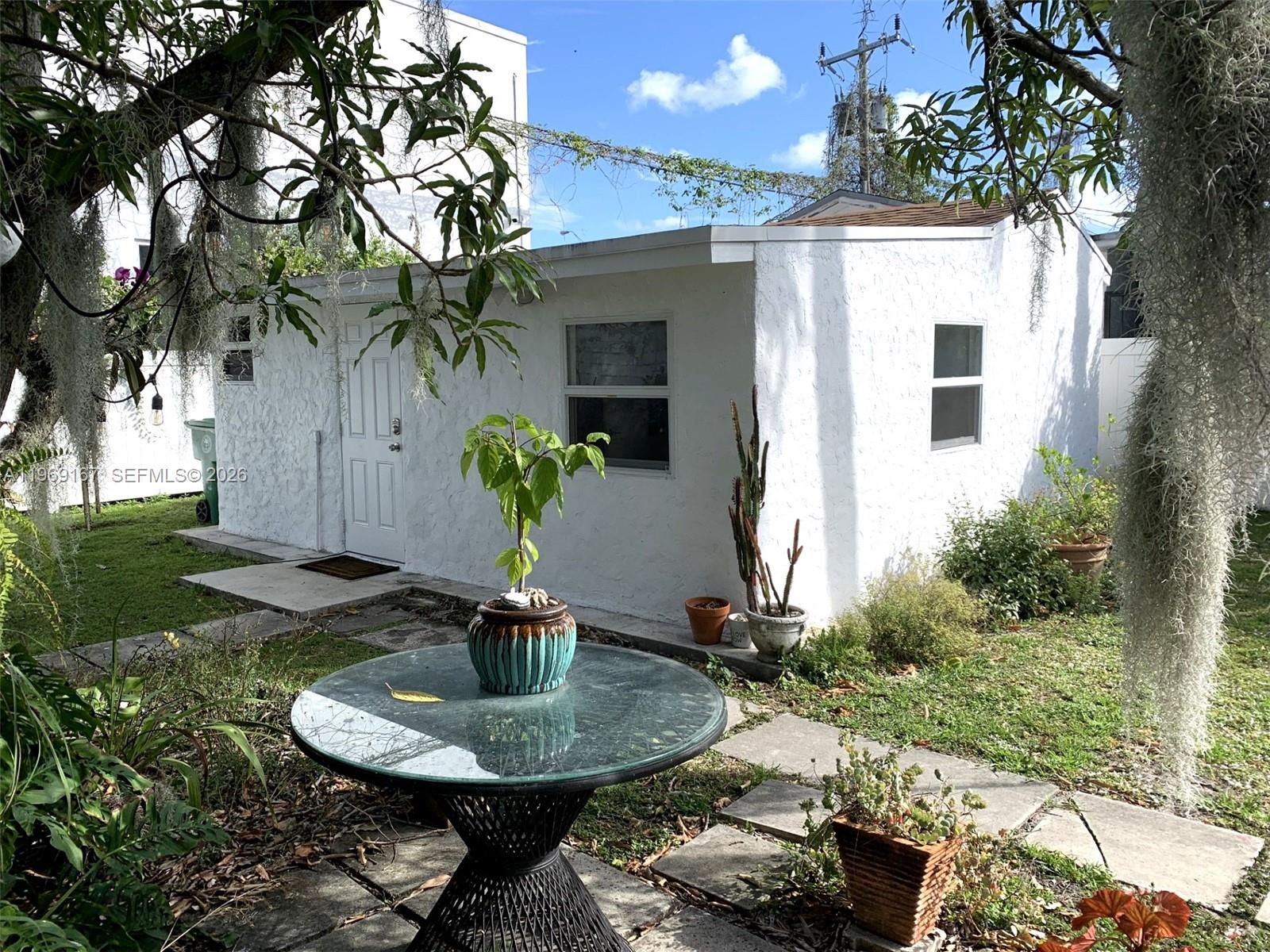61 NW 53rd St
