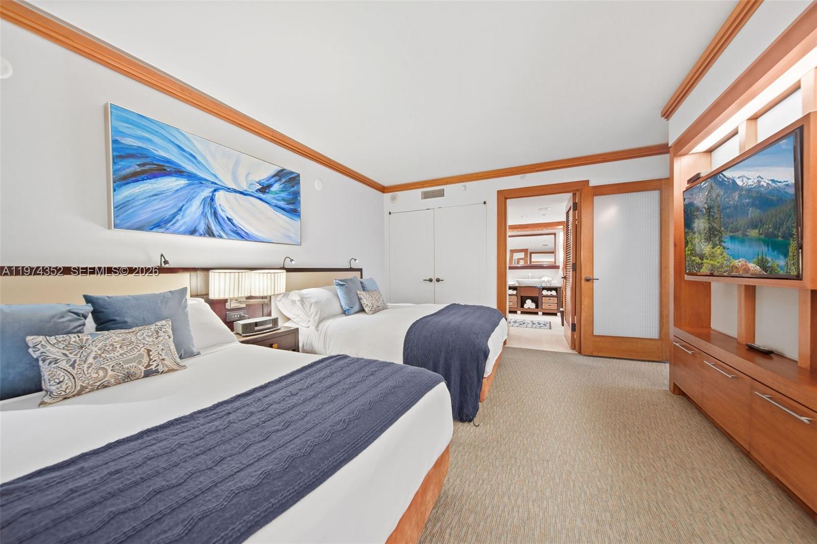 6801 Collins Ave # 604