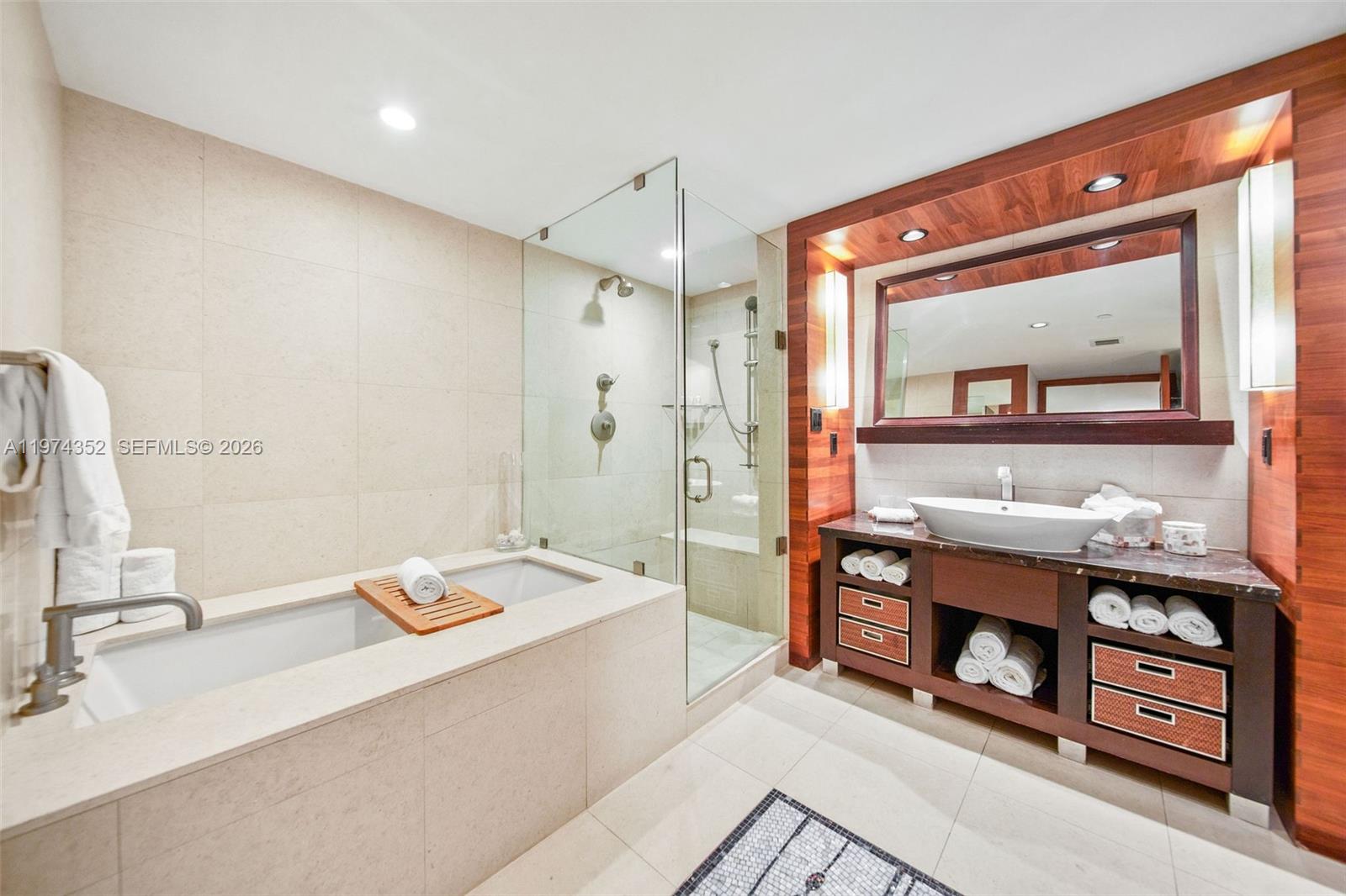6801 Collins Ave # 604