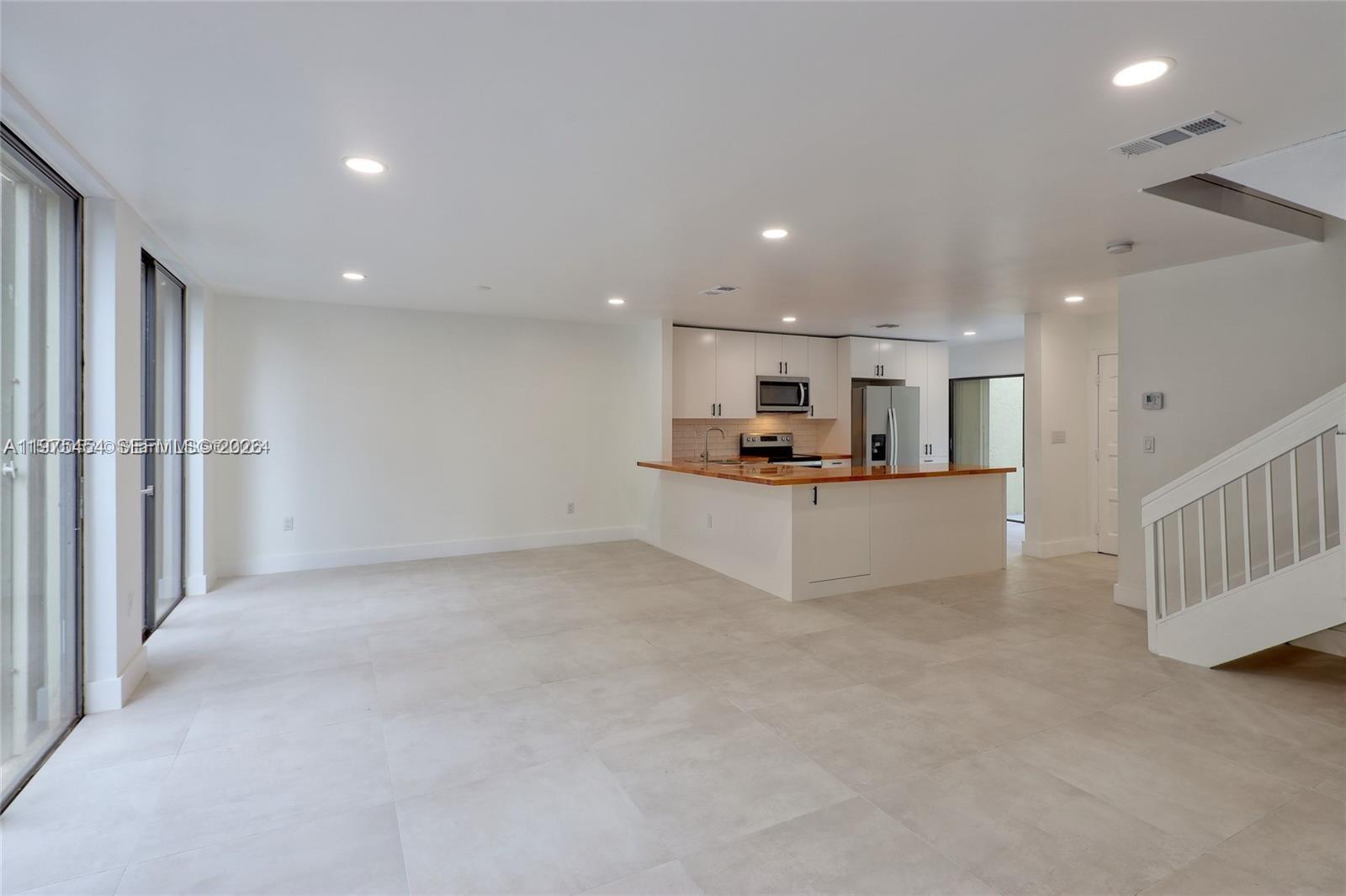 3905 Adra Ave # 46B Unit: J-46B