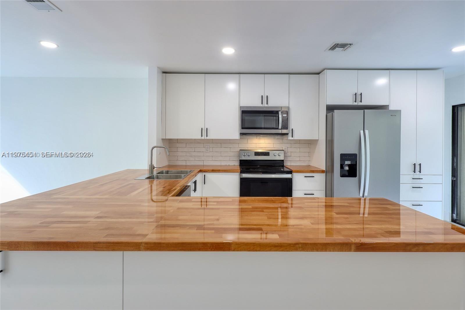 3905 Adra Ave # 46B Unit: J-46B