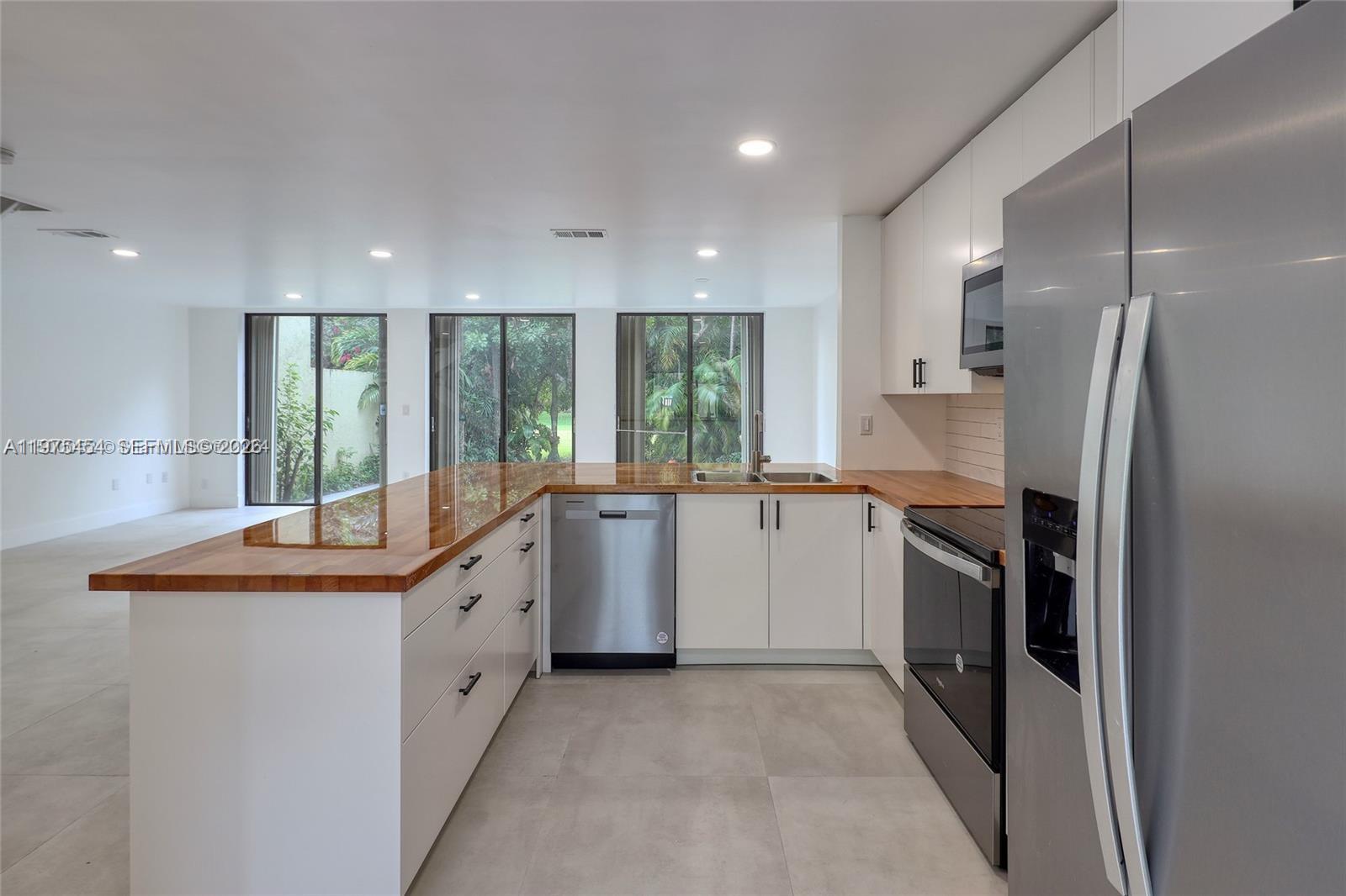 3905 Adra Ave # 46B Unit: J-46B