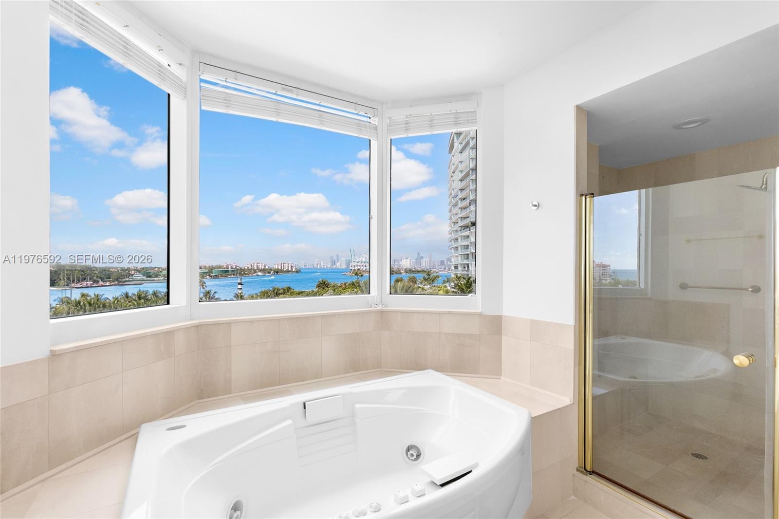300 S Pointe Dr # 801