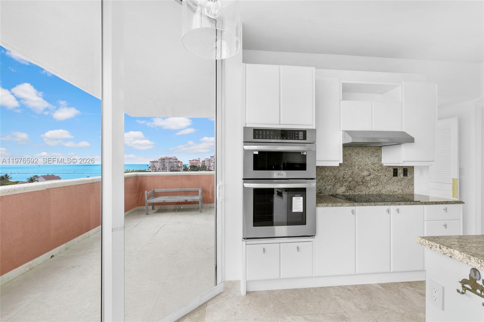 300 S Pointe Dr # 801