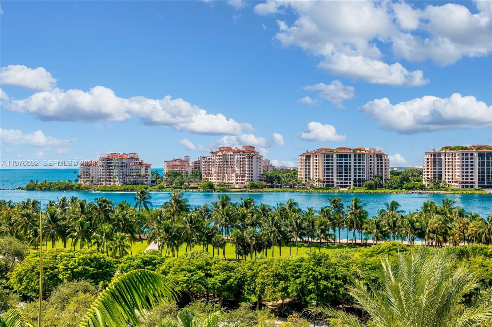 300 S Pointe Dr # 801