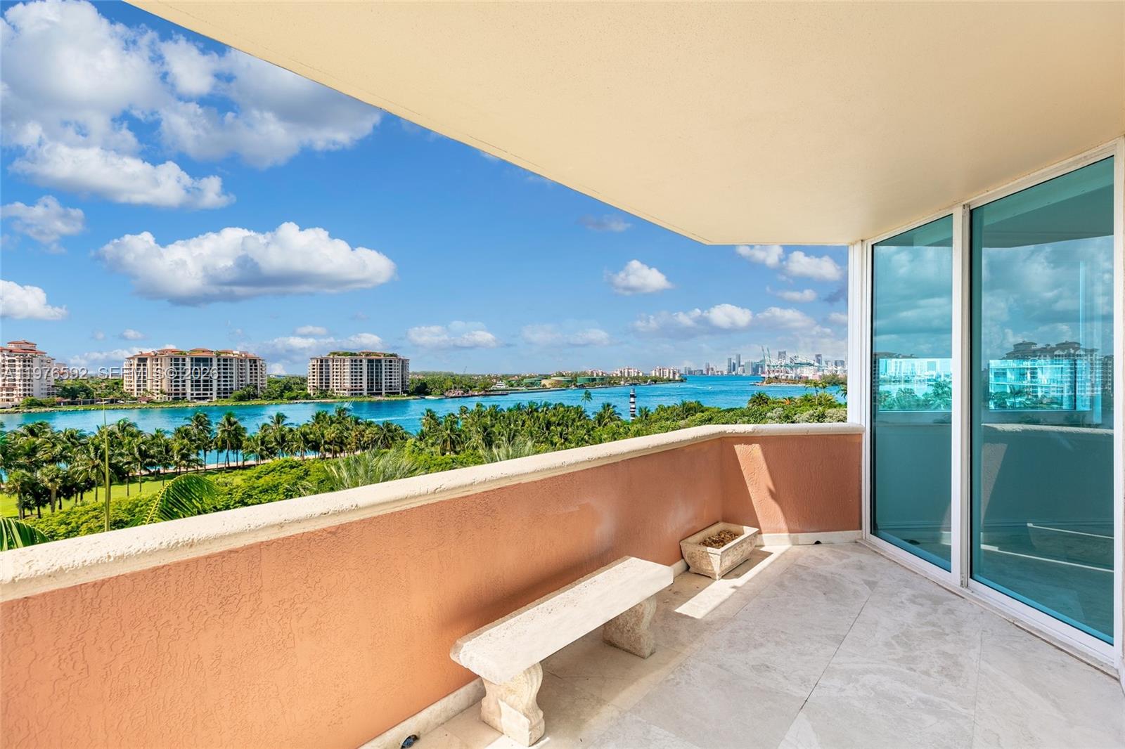 300 S Pointe Dr # 801