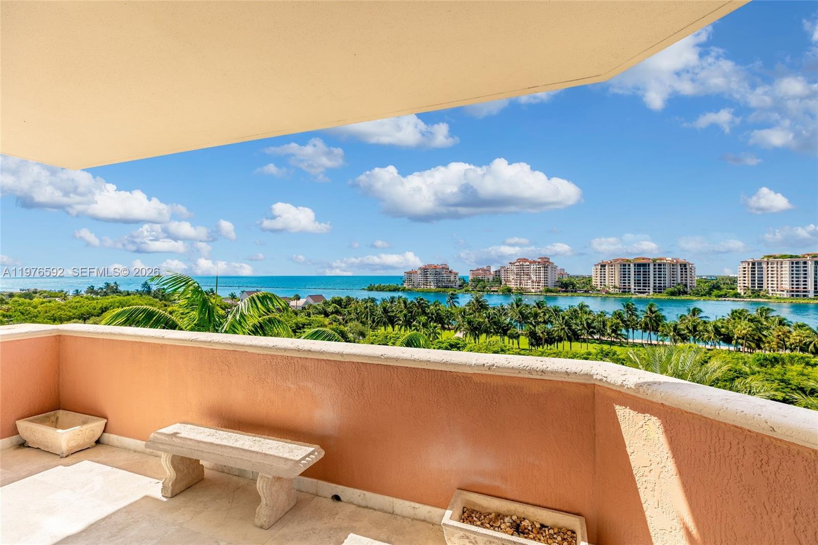 300 S Pointe Dr # 801