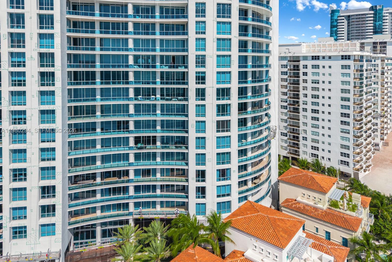 5959 Collins Ave # 1606