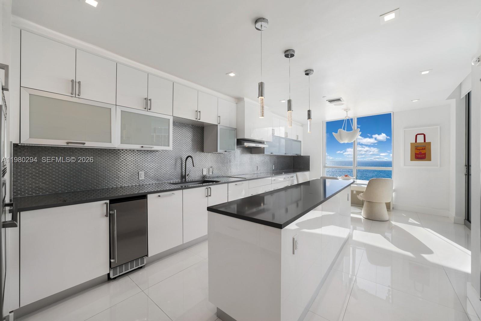 5959 Collins Ave # 1606