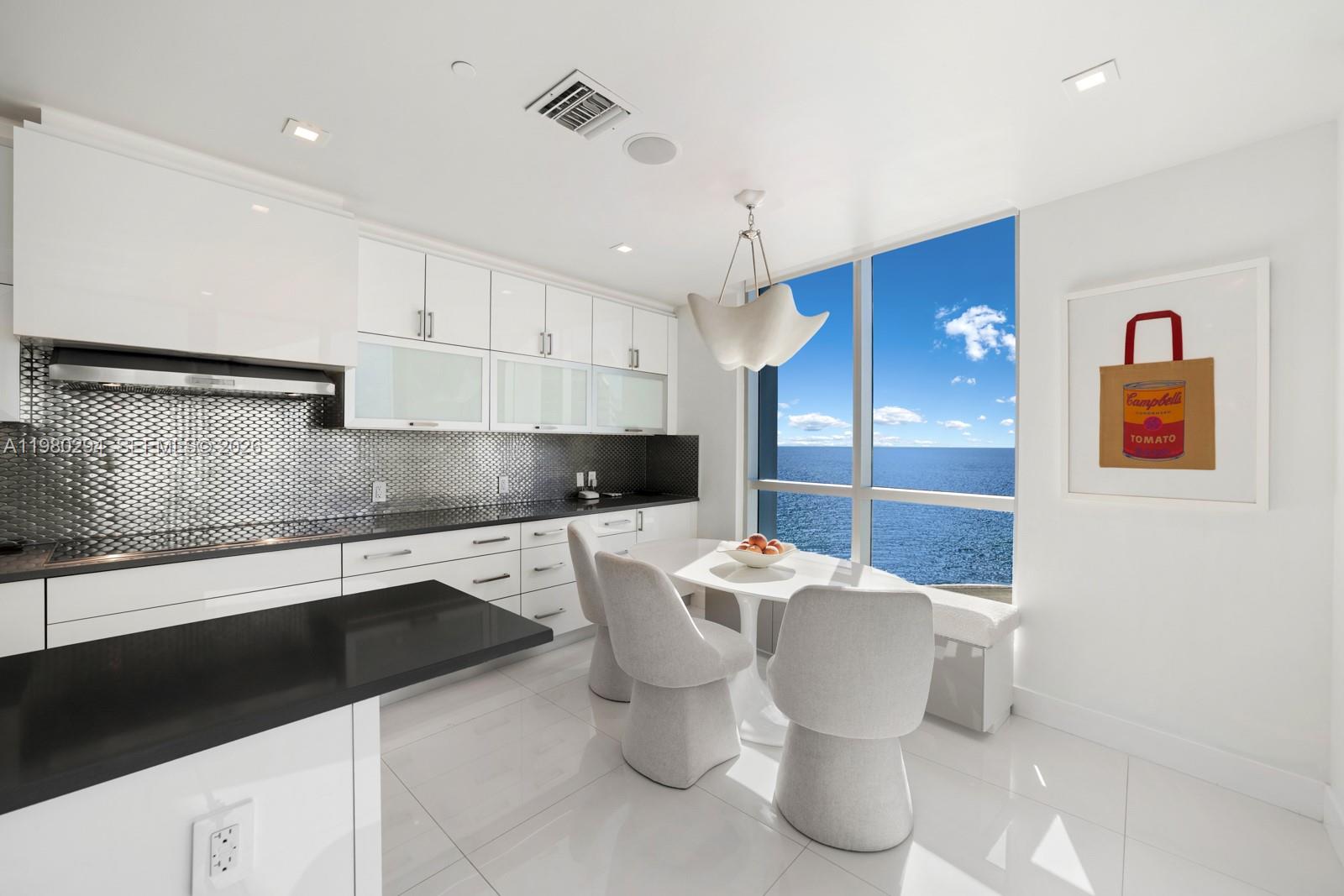 5959 Collins Ave # 1606