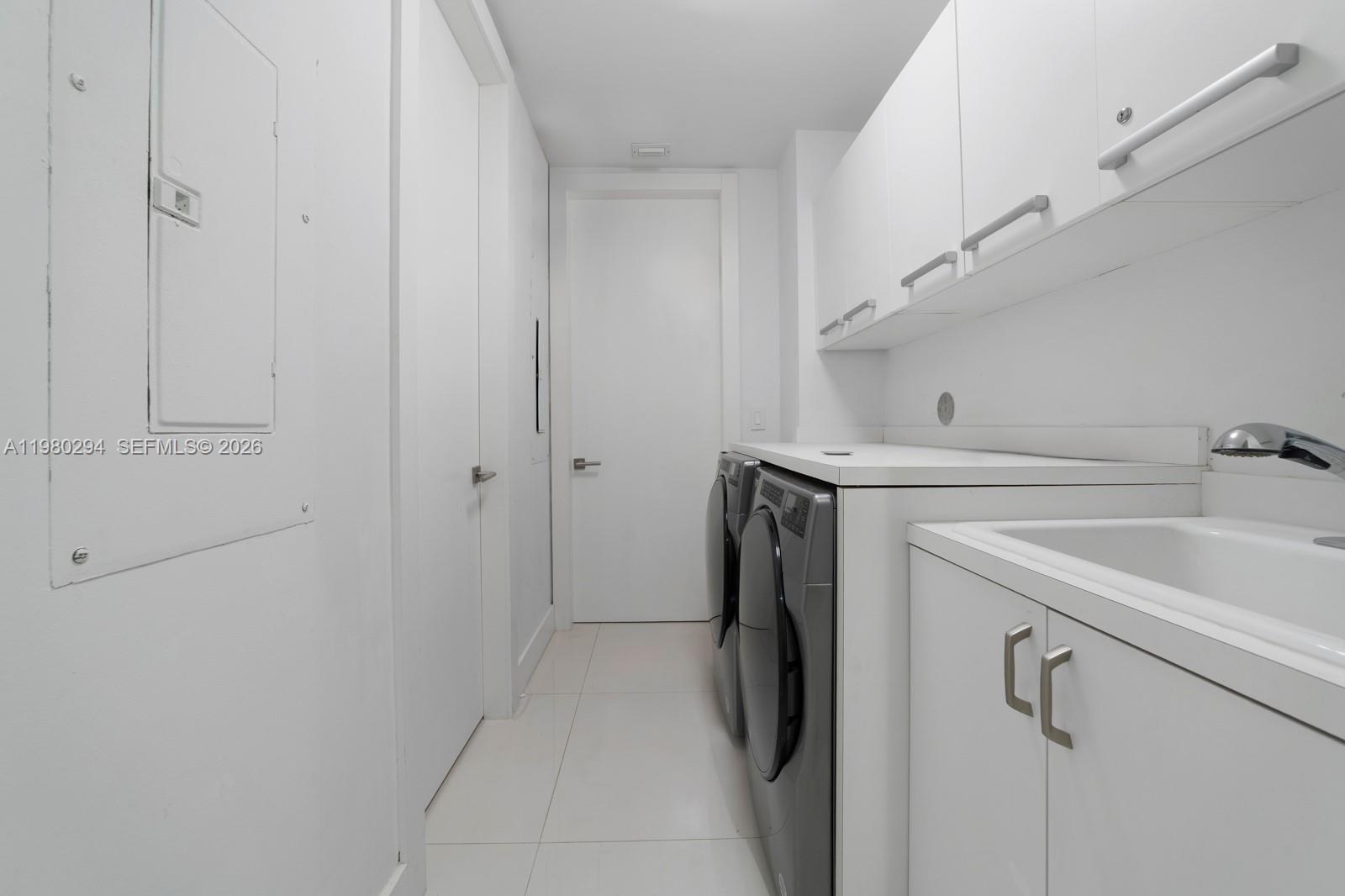 5959 Collins Ave # 1606