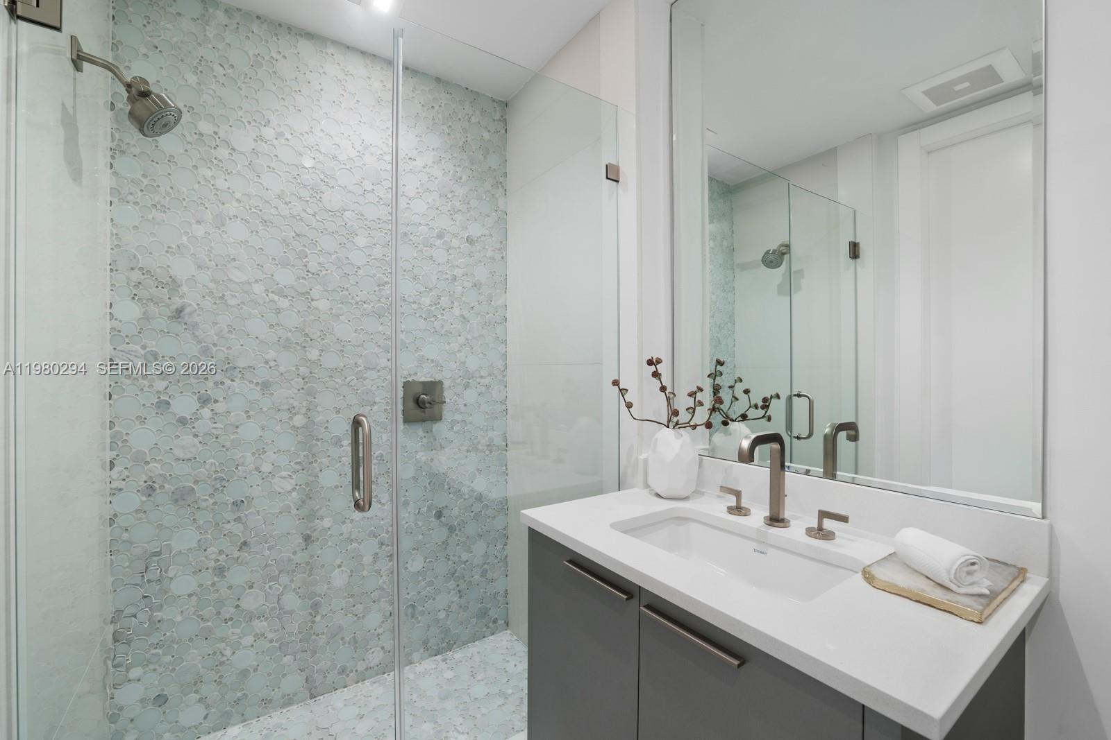 5959 Collins Ave # 1606
