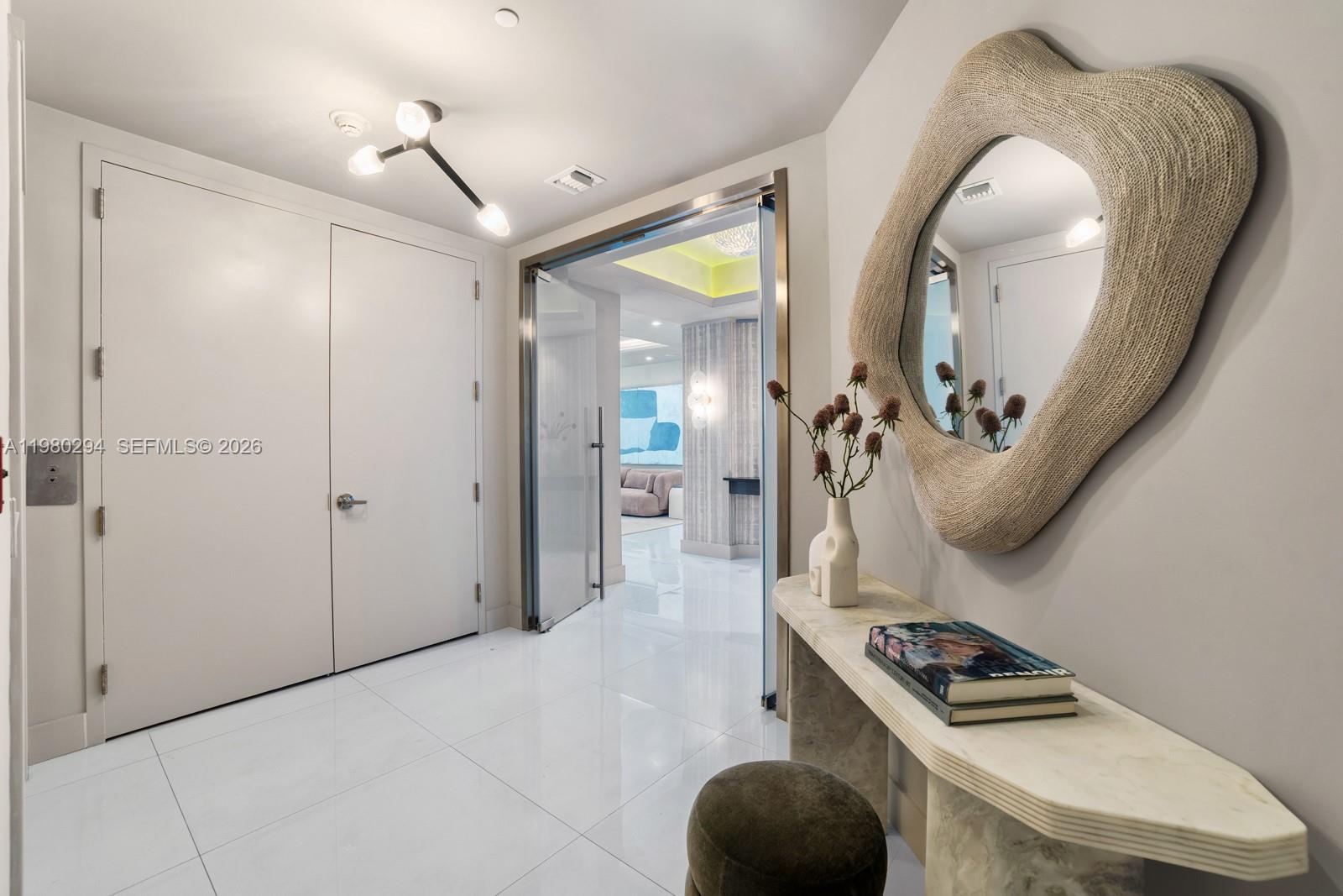 5959 Collins Ave # 1606