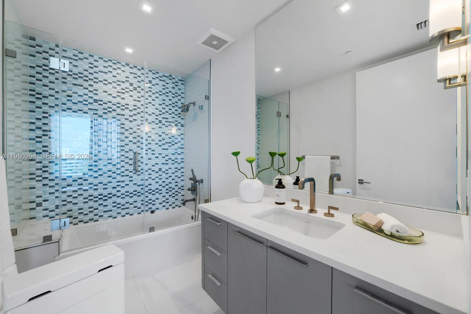 5959 Collins Ave # 1606