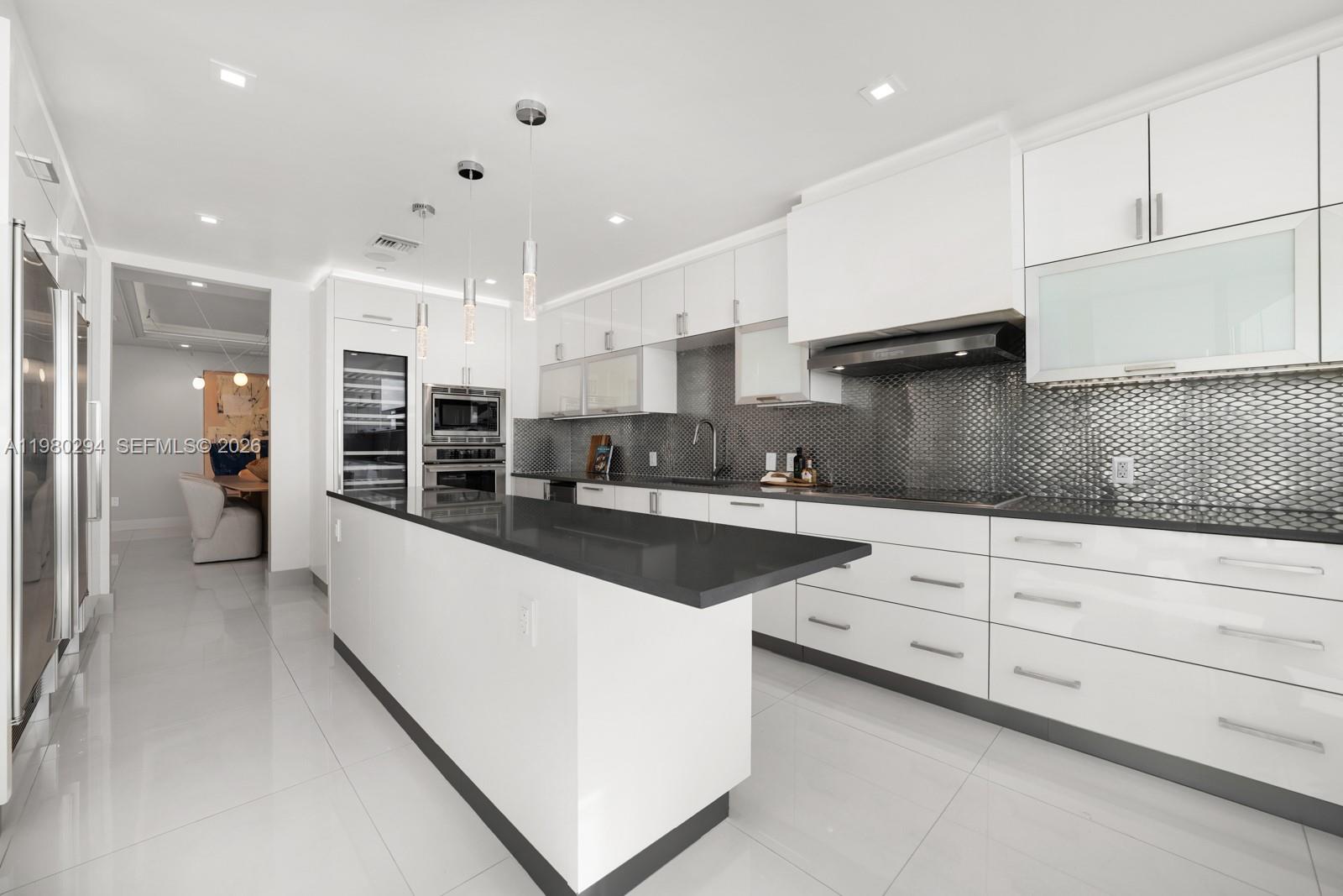 5959 Collins Ave # 1606