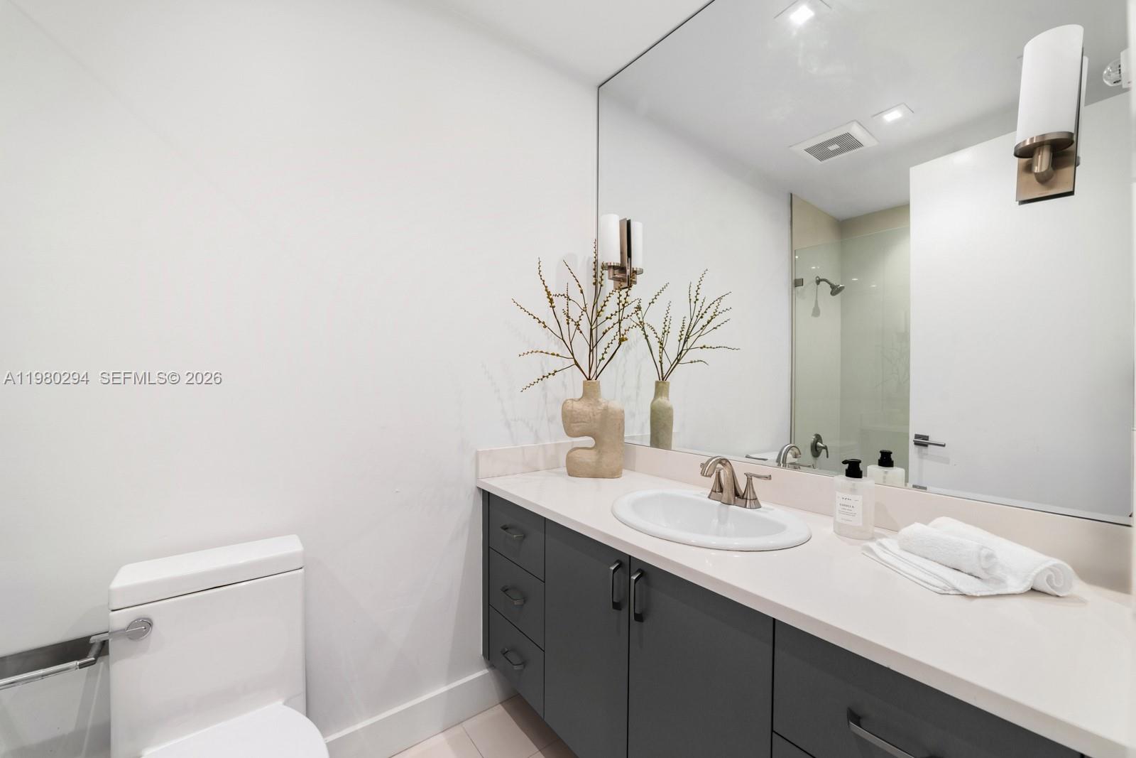 5959 Collins Ave # 1606
