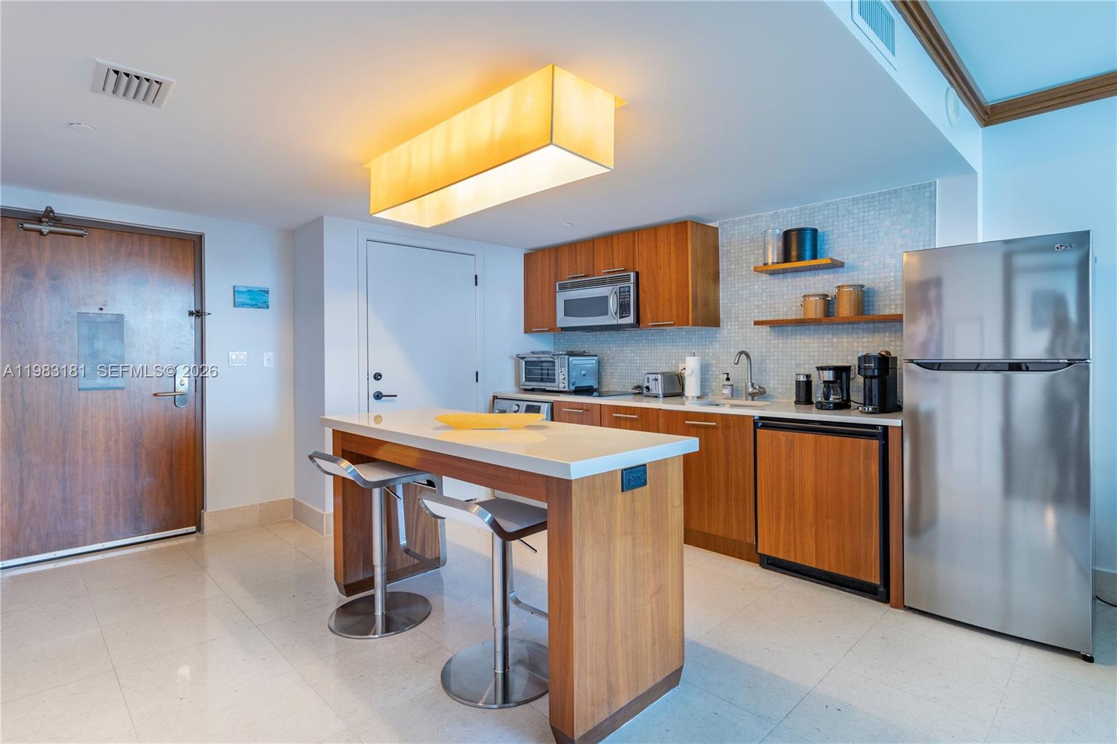 6801 Collins Ave #610 Door # 612