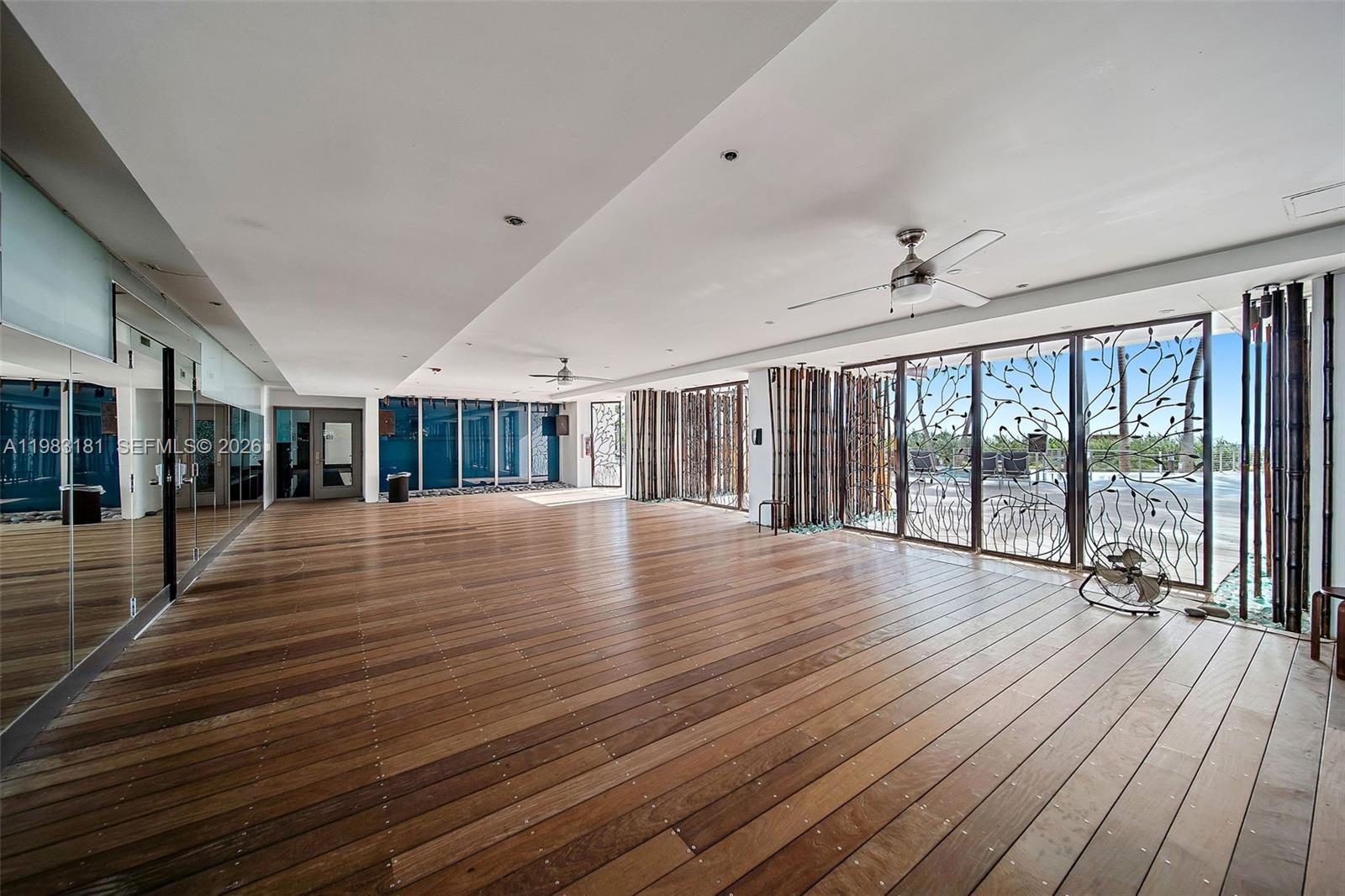 6801 Collins Ave #610 Door # 612