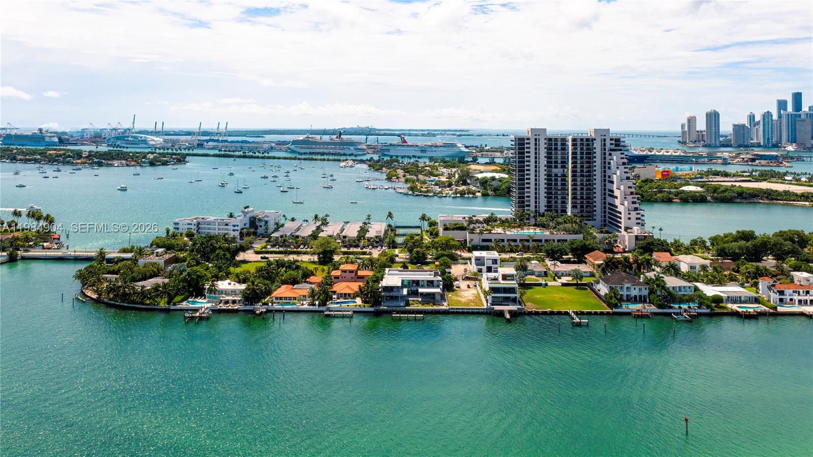 1000 Venetian Way # 303
