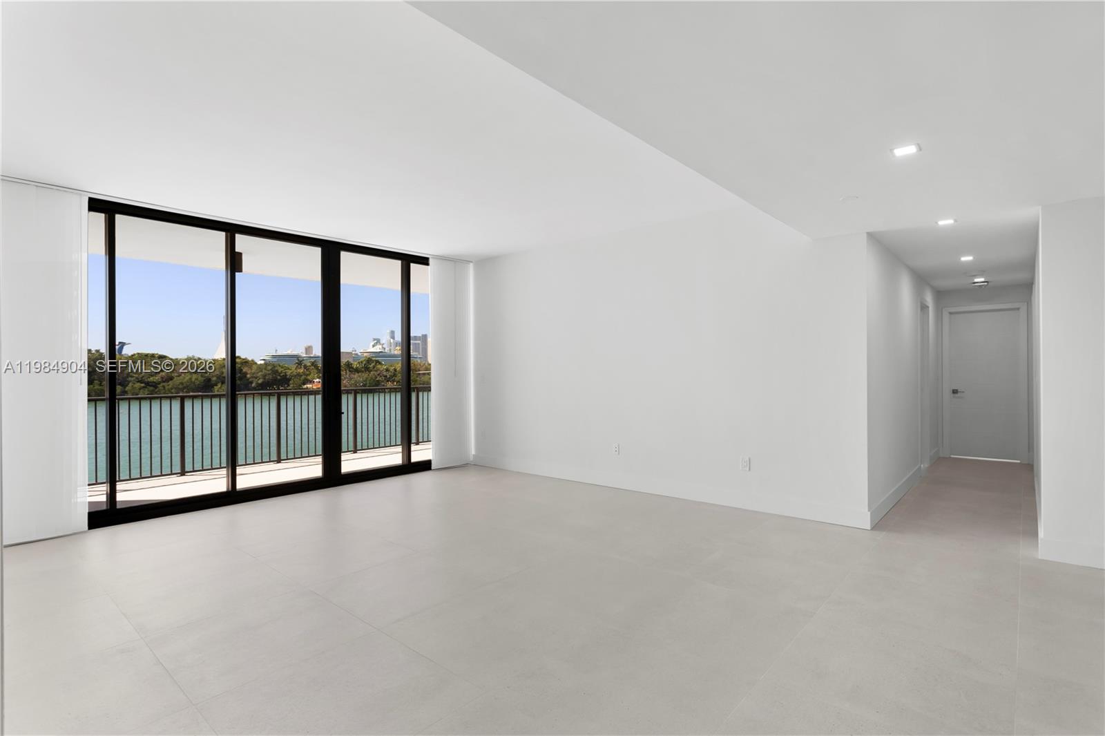 1000 Venetian Way # 303