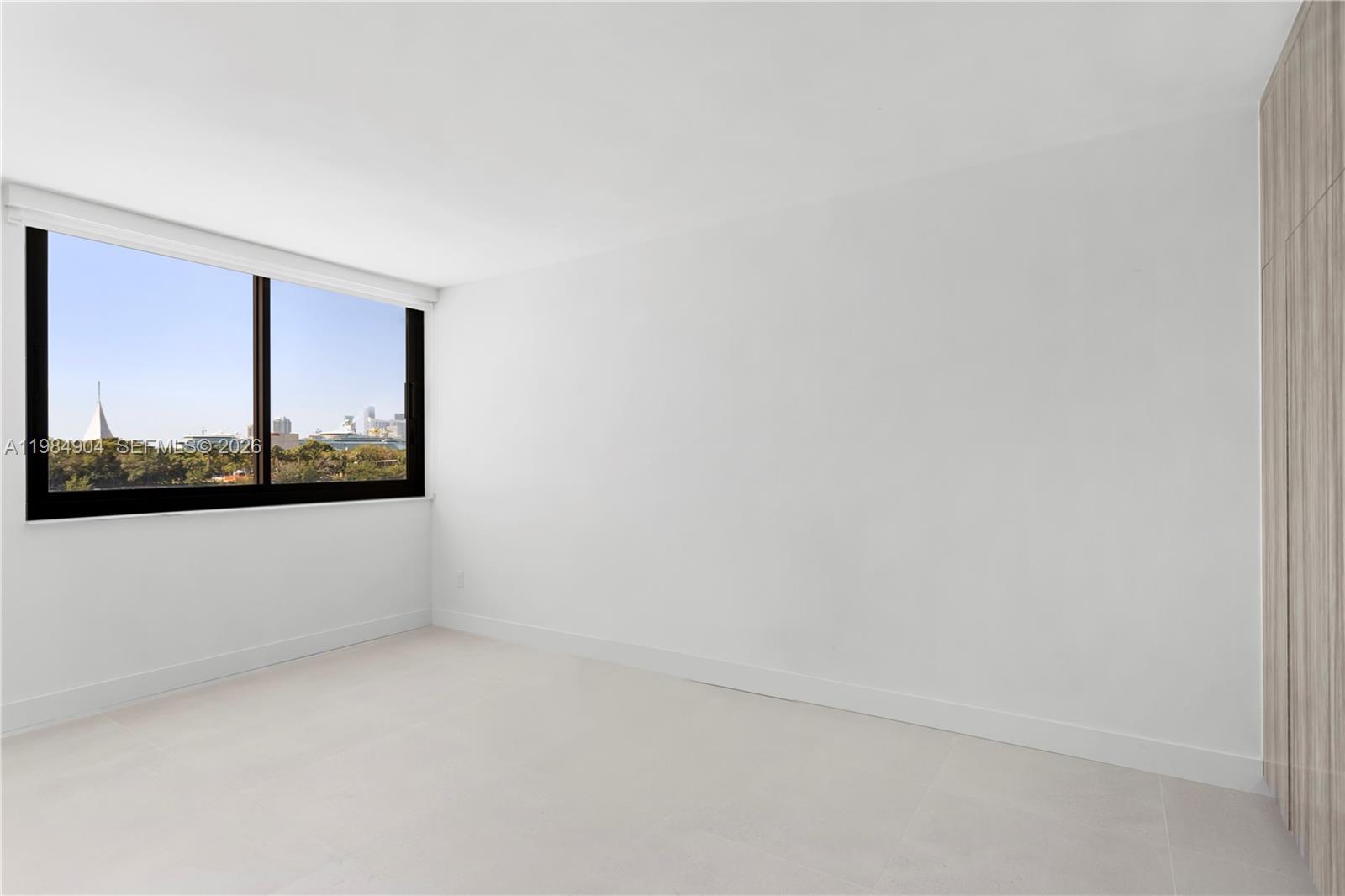 1000 Venetian Way # 303