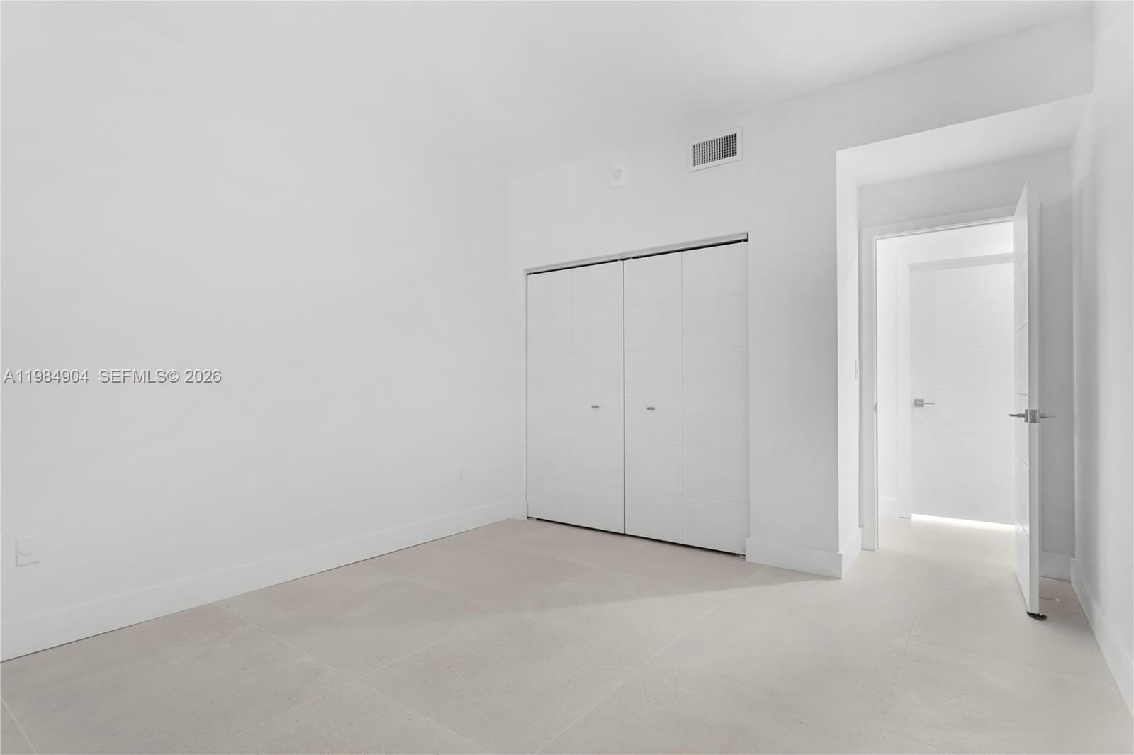 1000 Venetian Way # 303