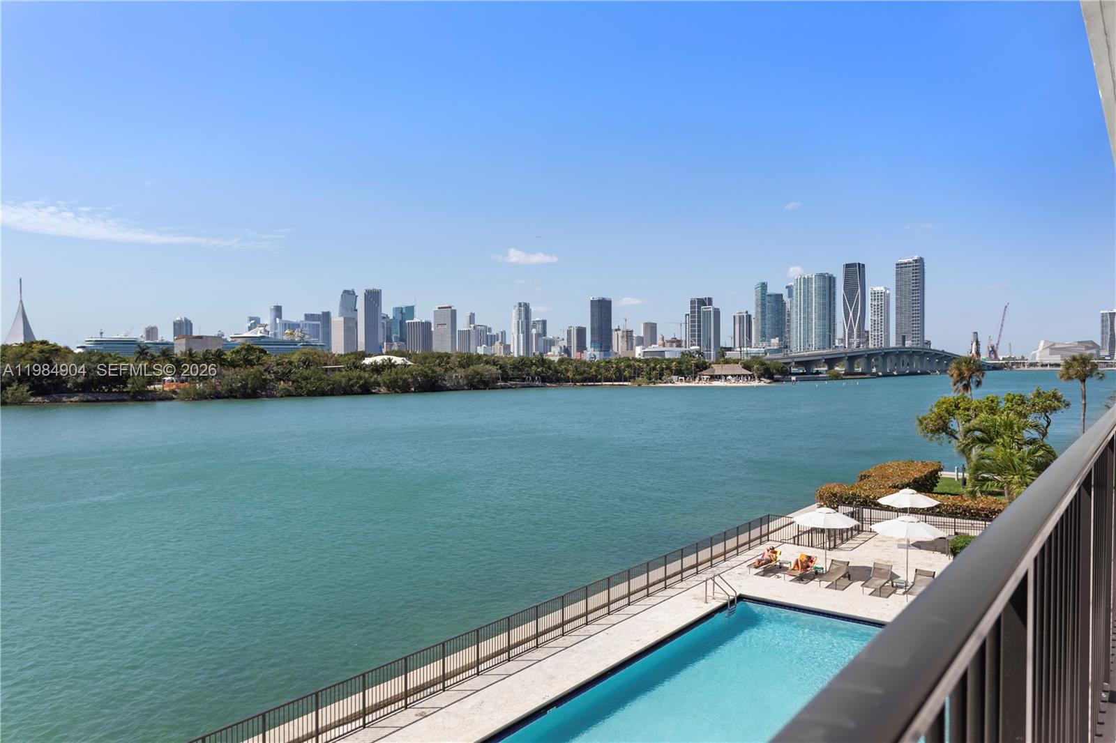 1000 Venetian Way # 303