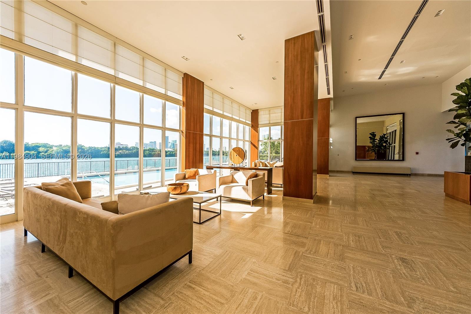 1000 Venetian Way # 303