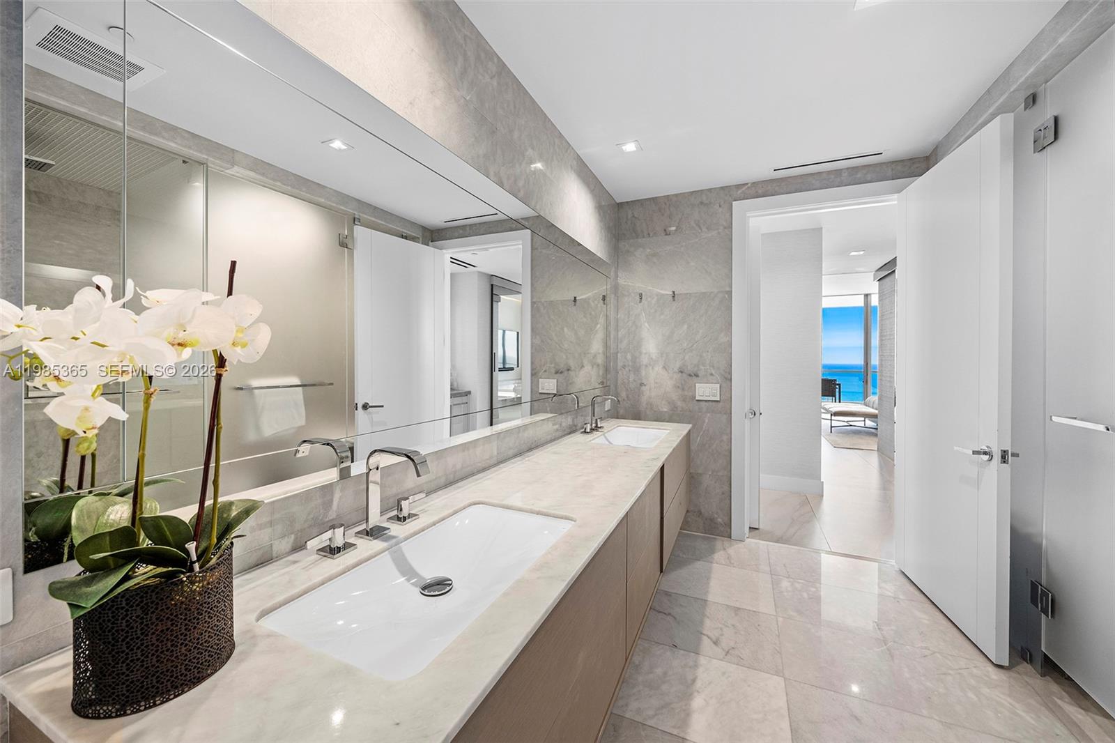 18501 Collins Ave # 3901