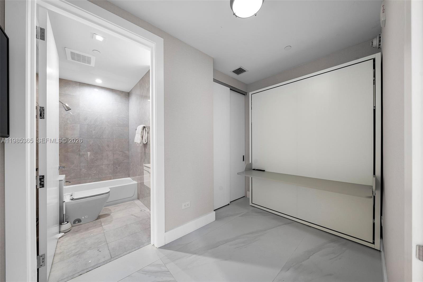 18501 Collins Ave # 3901