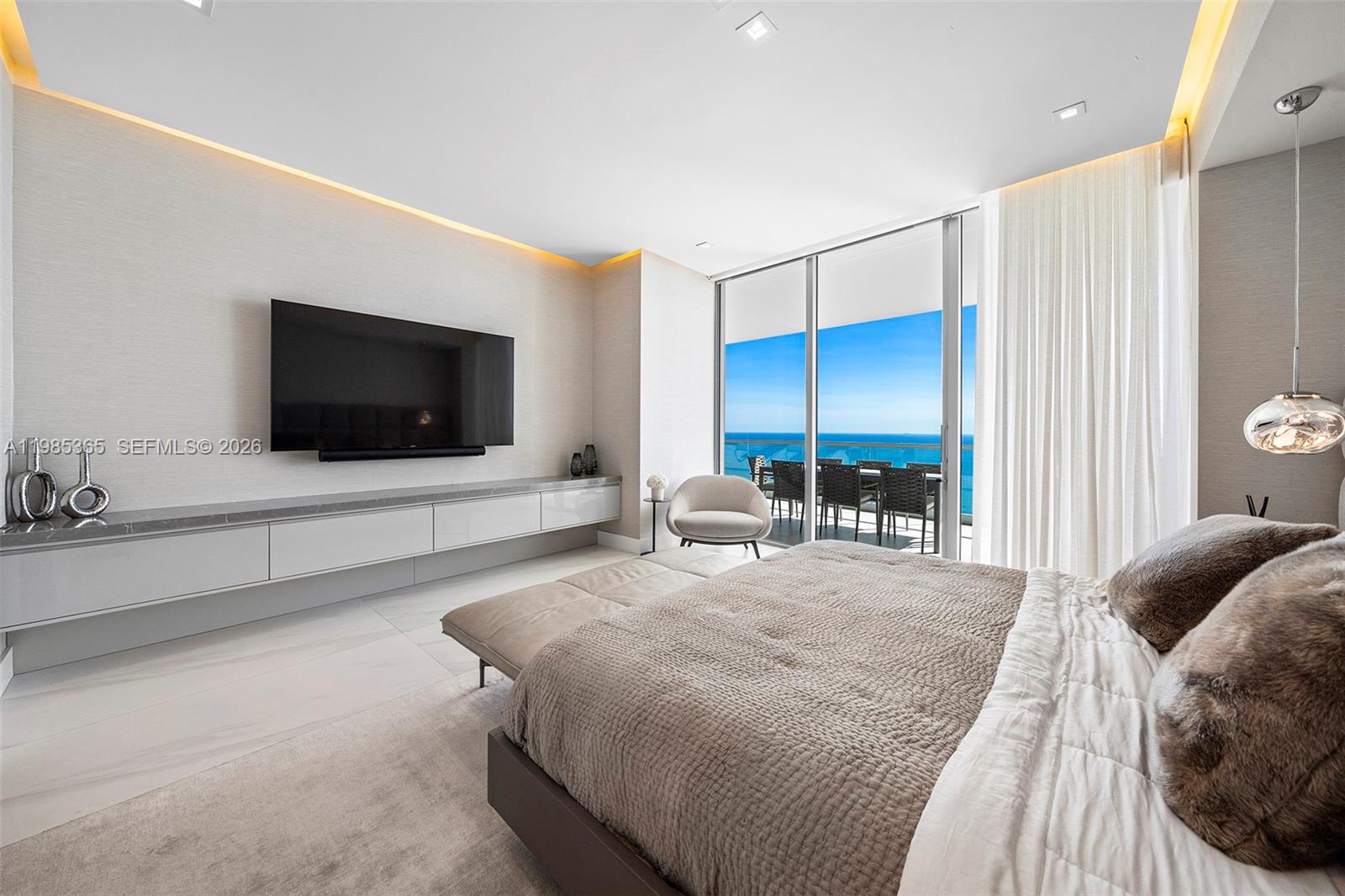 18501 Collins Ave # 3901