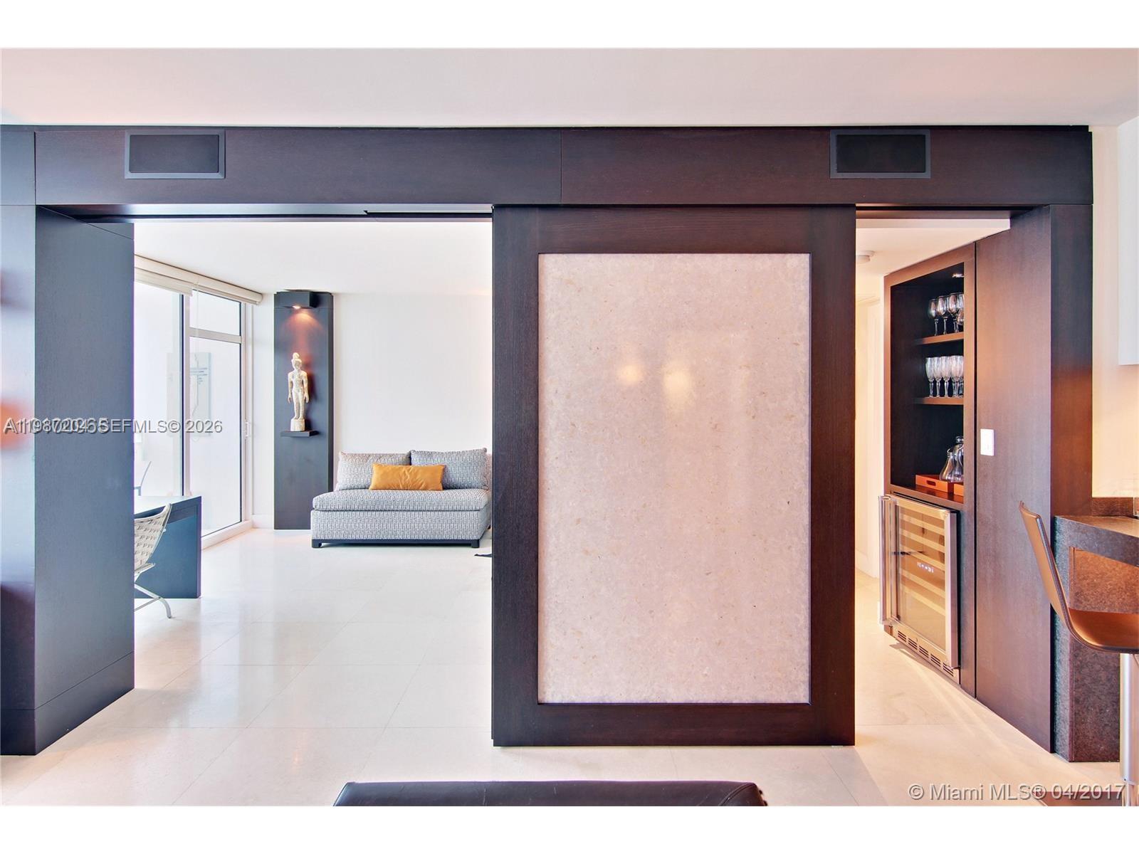 6801 COLLINS AVE # 1104