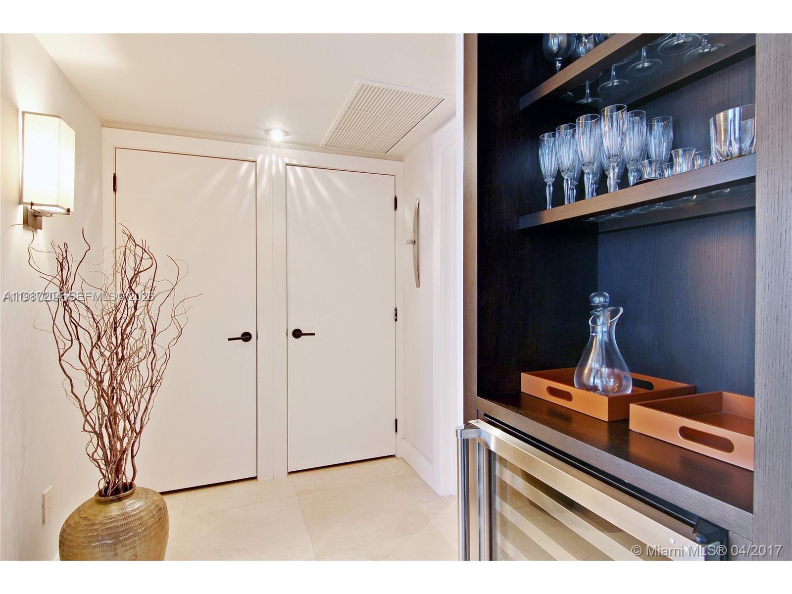 6801 COLLINS AVE # 1104